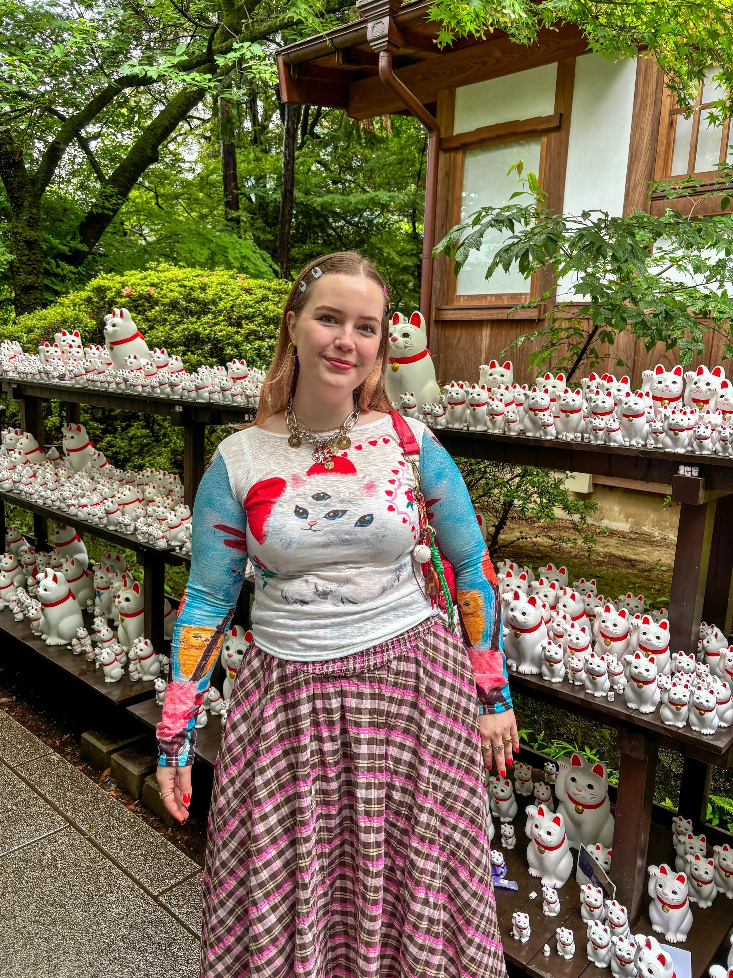 Felt right to wear my @rhidancey top to the Gotokuji cat temple. Holding onto my maneki-neko until my wish comes true and I can return it to Gotokuji ❤️