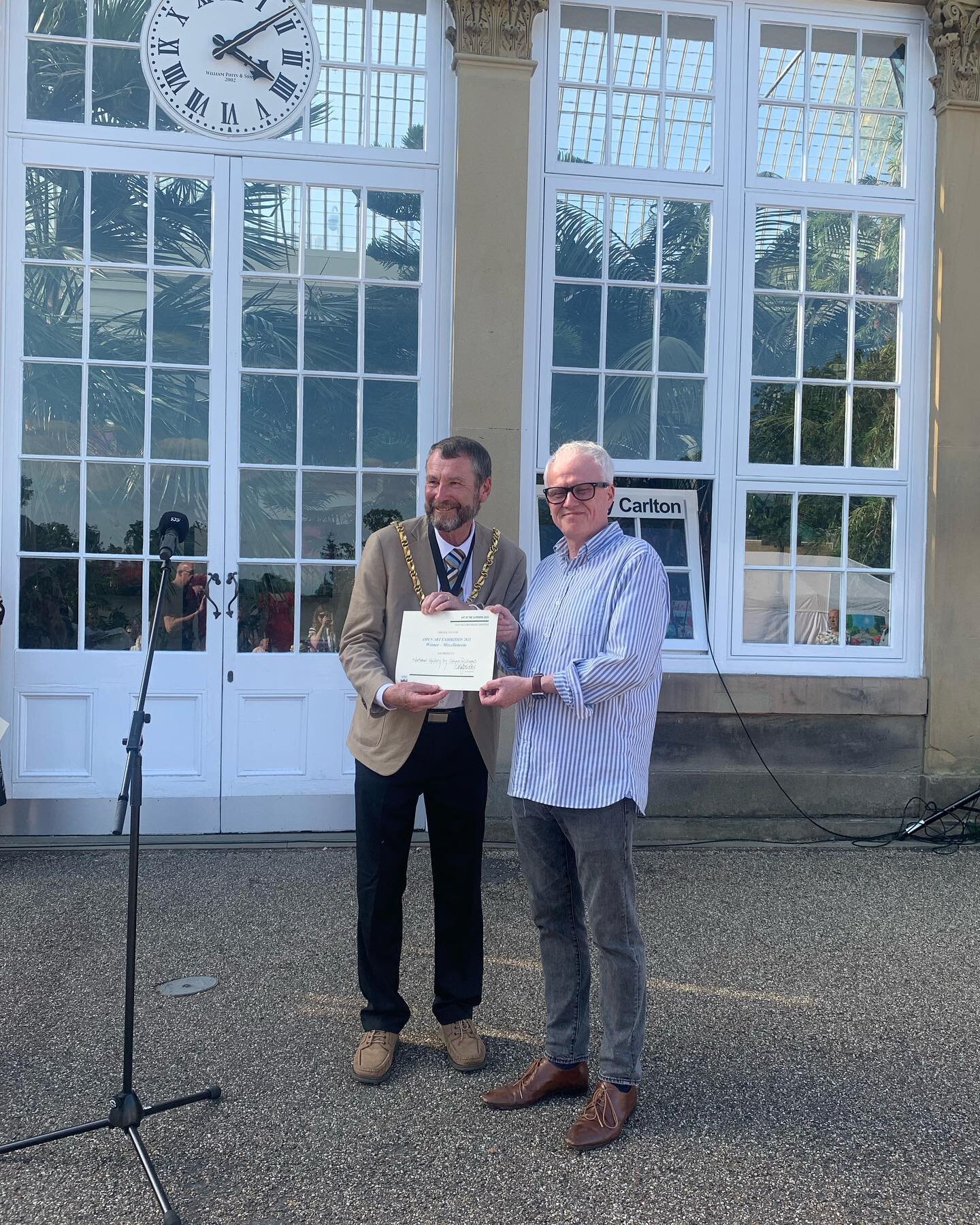 Congratulations to Hallam Art Group member @glynwilliamsartist  for winning best painting in the miscellaneous category at #artinthegardens 2023.