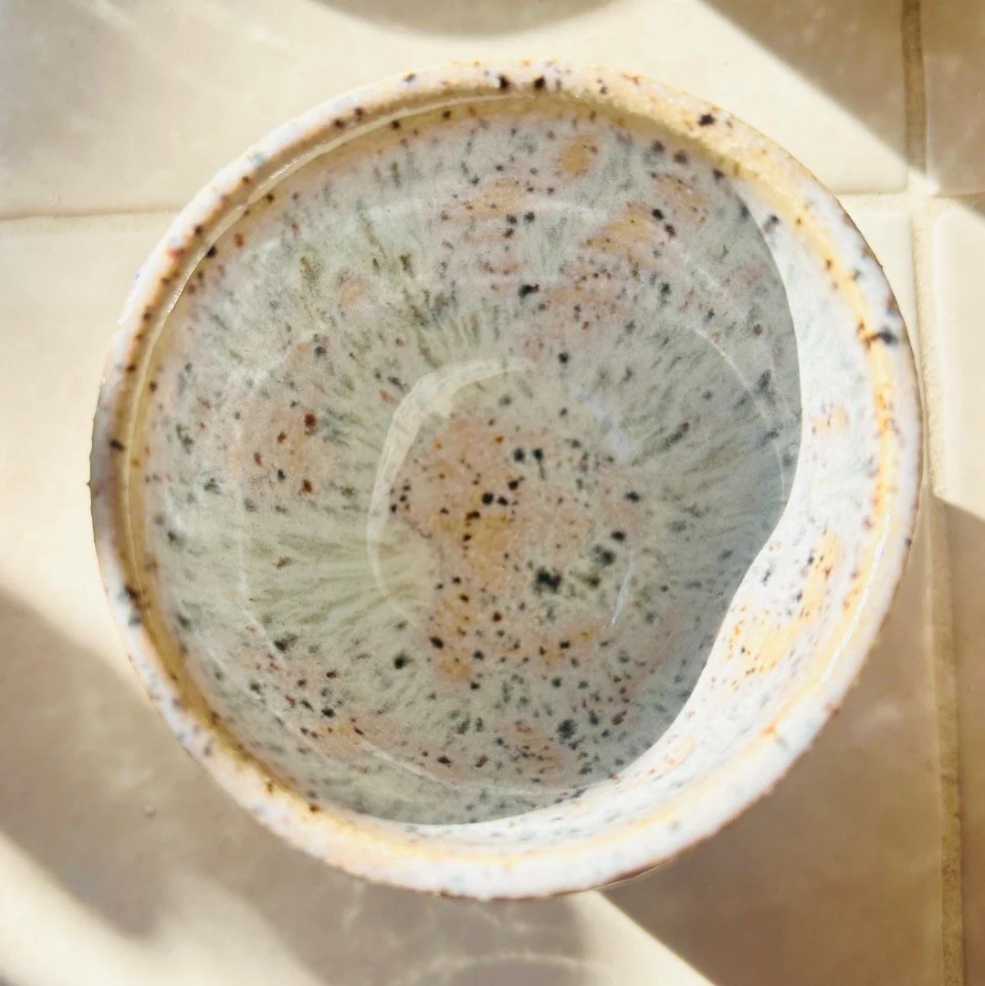 Another new favourite glaze. A bit pretty, a bit edgy, a bit unpredictable.
Thoughts before I cover everything in it?

#ceramic #artisan #potterylove #glazeceramics