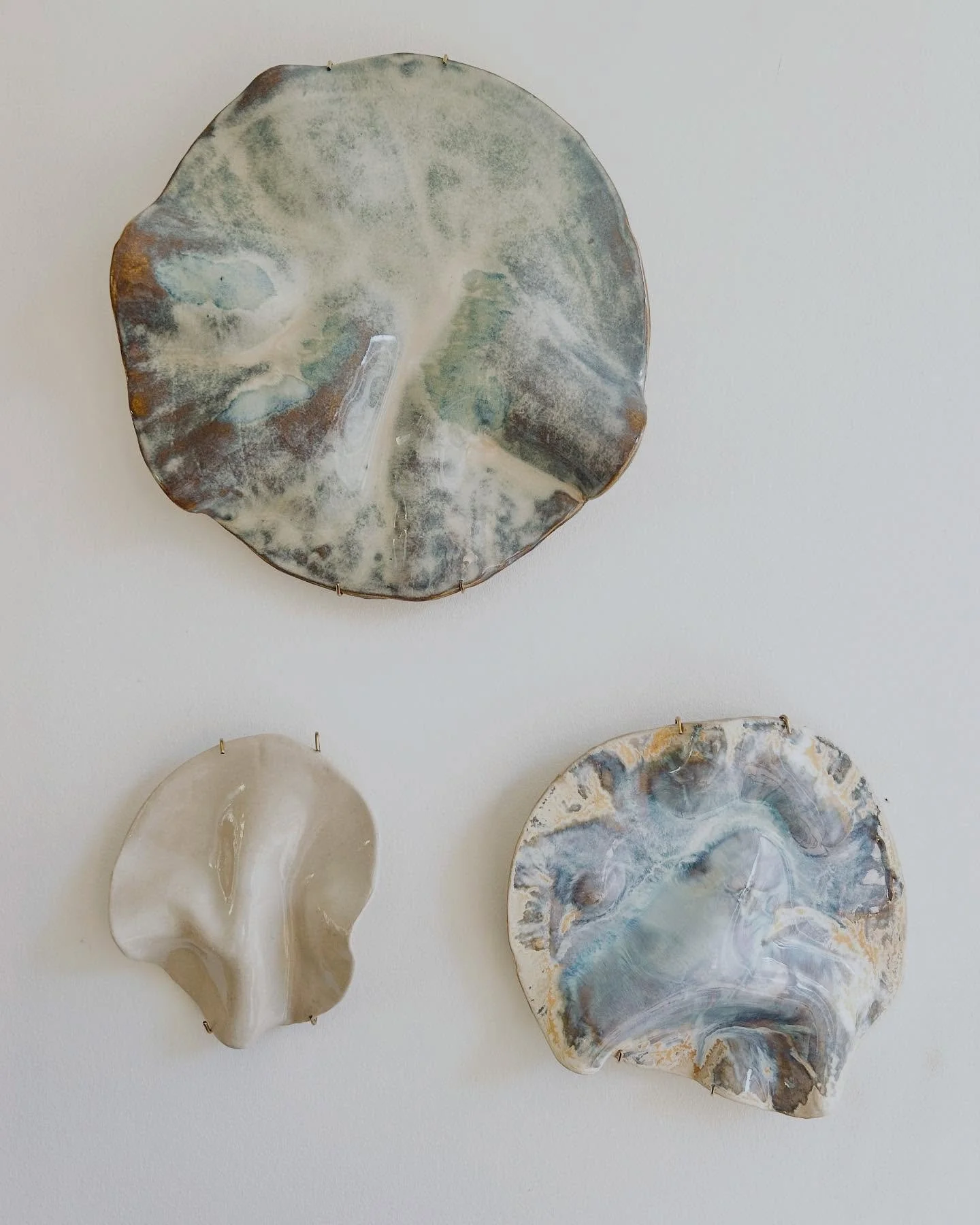 Early wall art samples&hellip;.not quite right yet but excited about making more&hellip;. 

#pottery #ceramicart #workinprogress #ceramicwallart #glazed #interiordecor