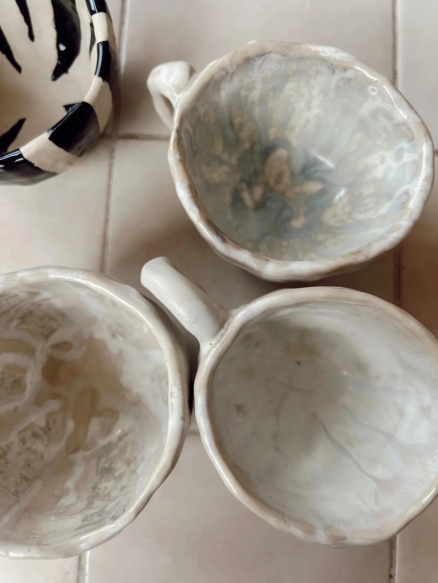Slowly restocking the shop with handmade cups&hellip;.

#ceramics #handbuiltpottery #oneofakind #interiordecor #pottery