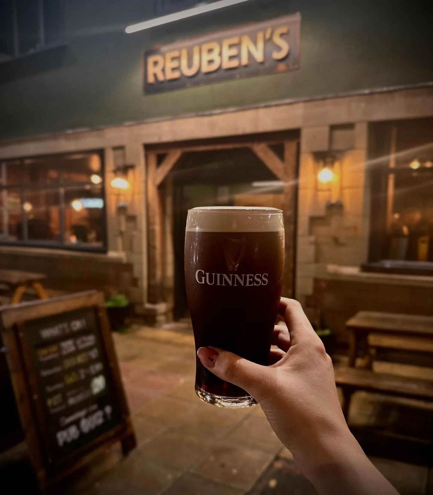 Our house stout just got an upgrade&hellip; and it pours with a creamy head and a familiar Irish charm 👀

That&rsquo;s right - Guinness is now on tap at Reuben&rsquo;s!🪉

And because we love you, we&rsquo;ve added it to Happy Hour&hellip; just &pou