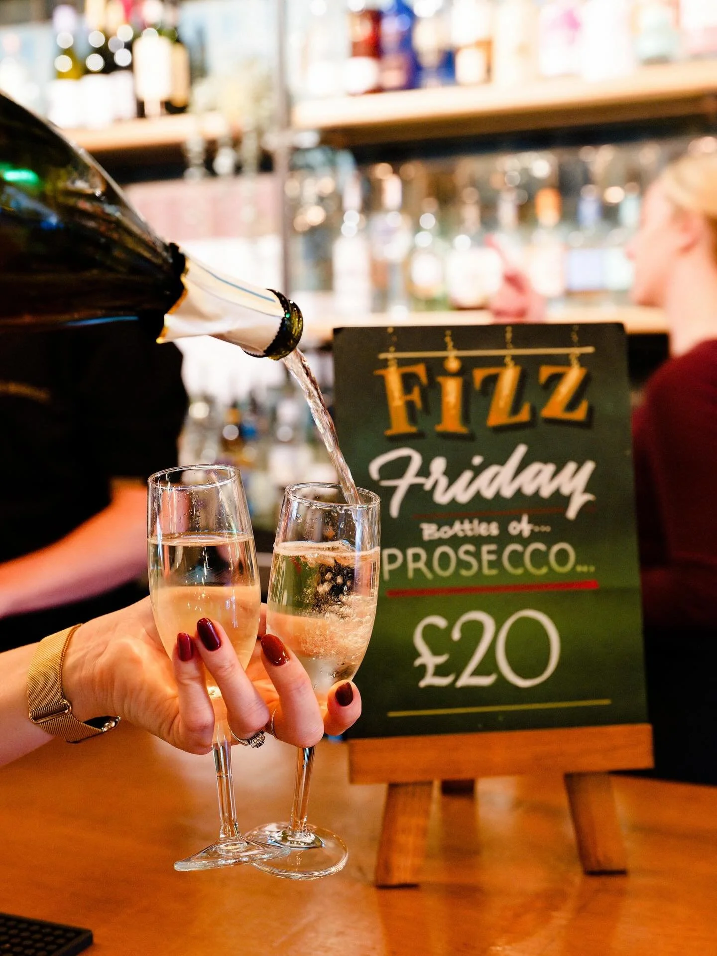 Don&rsquo;t let the weather win ☔️ Finish the week at Reuben&rsquo;s with &hellip;
🍸 2 for &pound;12 cocktails
🥂 &pound;20 bottles of Prosecco
All. Night. Long. 💫 

Doors open 3pm 😃