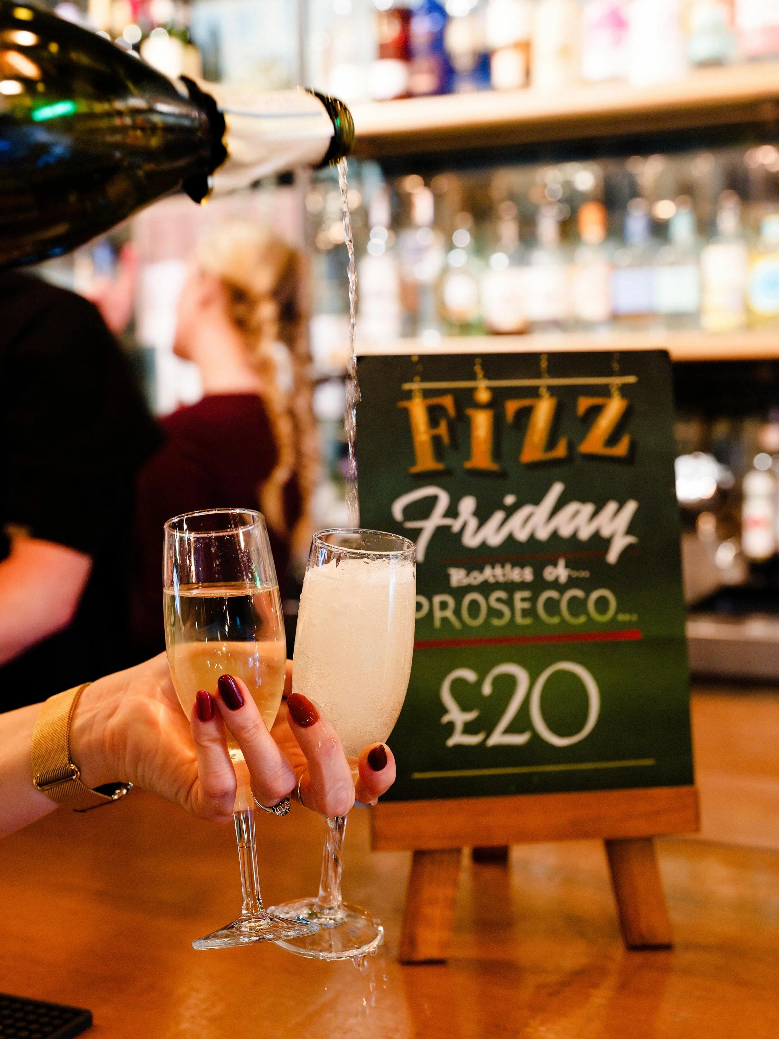 🥂 H A P P Y  F R I D A Y 🍸

Kick off the weekend the right way with&hellip;

🍾 Bottles of fizz for just &pound;20
🍓 Selected double gin &amp; mixers for &pound;6
🍹 2 cocktails for &pound;12

The drinks are flowing, the weekend has landed, and we