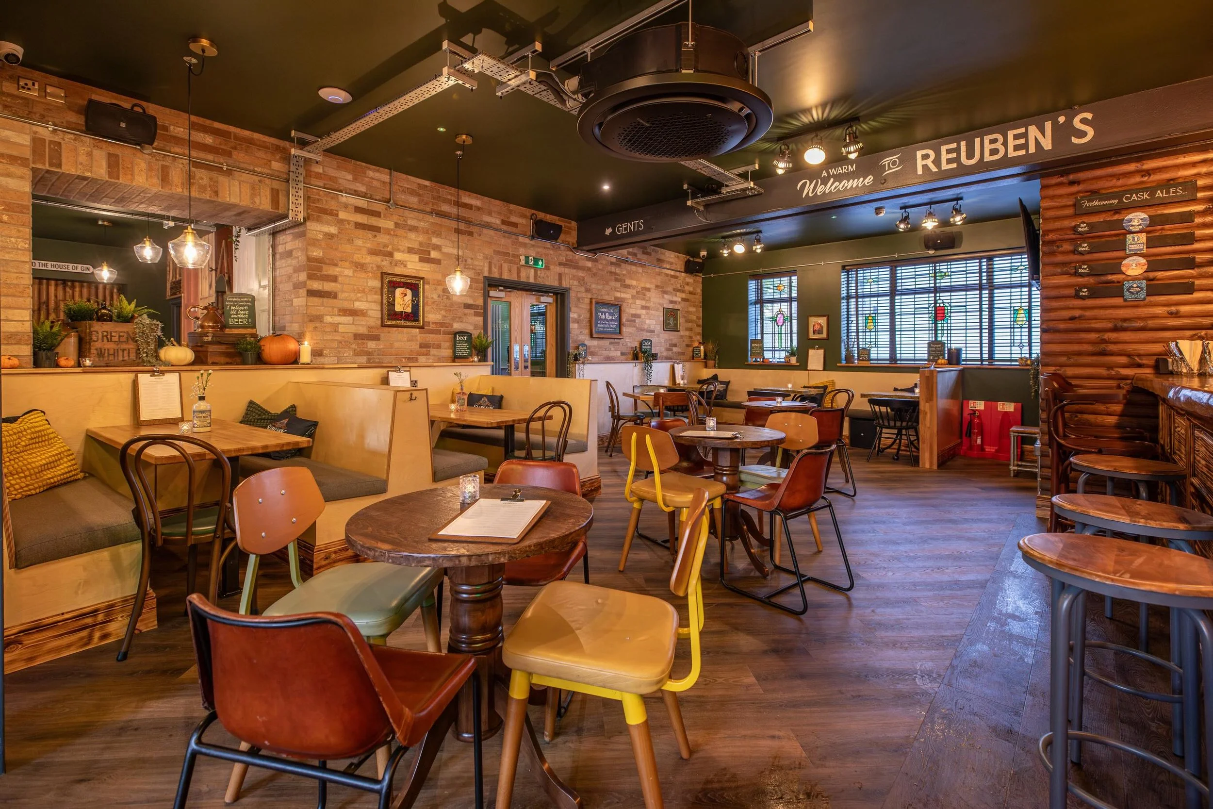 🧽 WE&rsquo;RE HIRING ✨ 

We&rsquo;re looking for a reliable weekend cleaner to join the team at Reuben&rsquo;s 🍻

✨ Saturday &amp; Sunday mornings
✨ Around 2 hours per day (4 hours max per week)
✨ Must be completed by 12pm
✨ Small cosy venue
✨ Nati