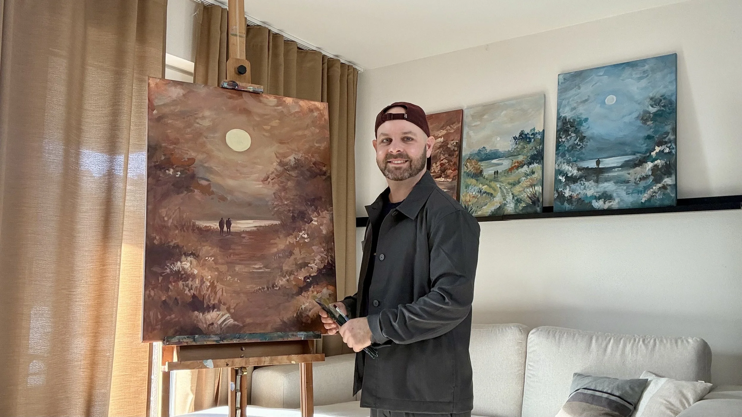 Maler Gerhard Sedlmair im Atelier beim schaffen seiner stillen Momente auf Leinwand. Oasen der Ruhe!