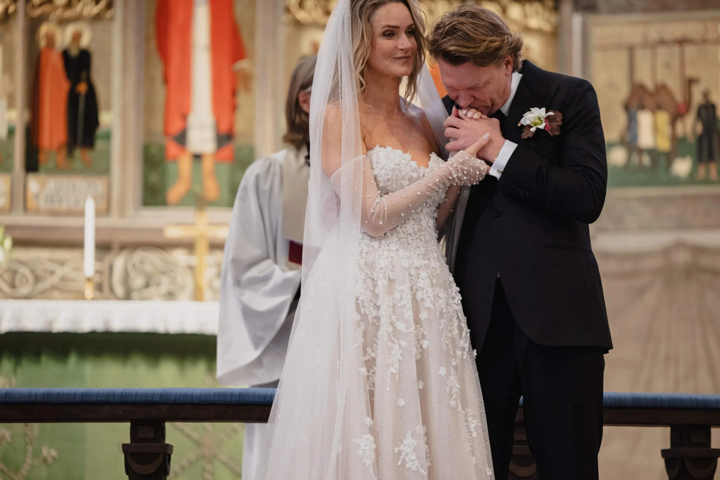 emotional-church-wedding-moment-stockholm.jpg