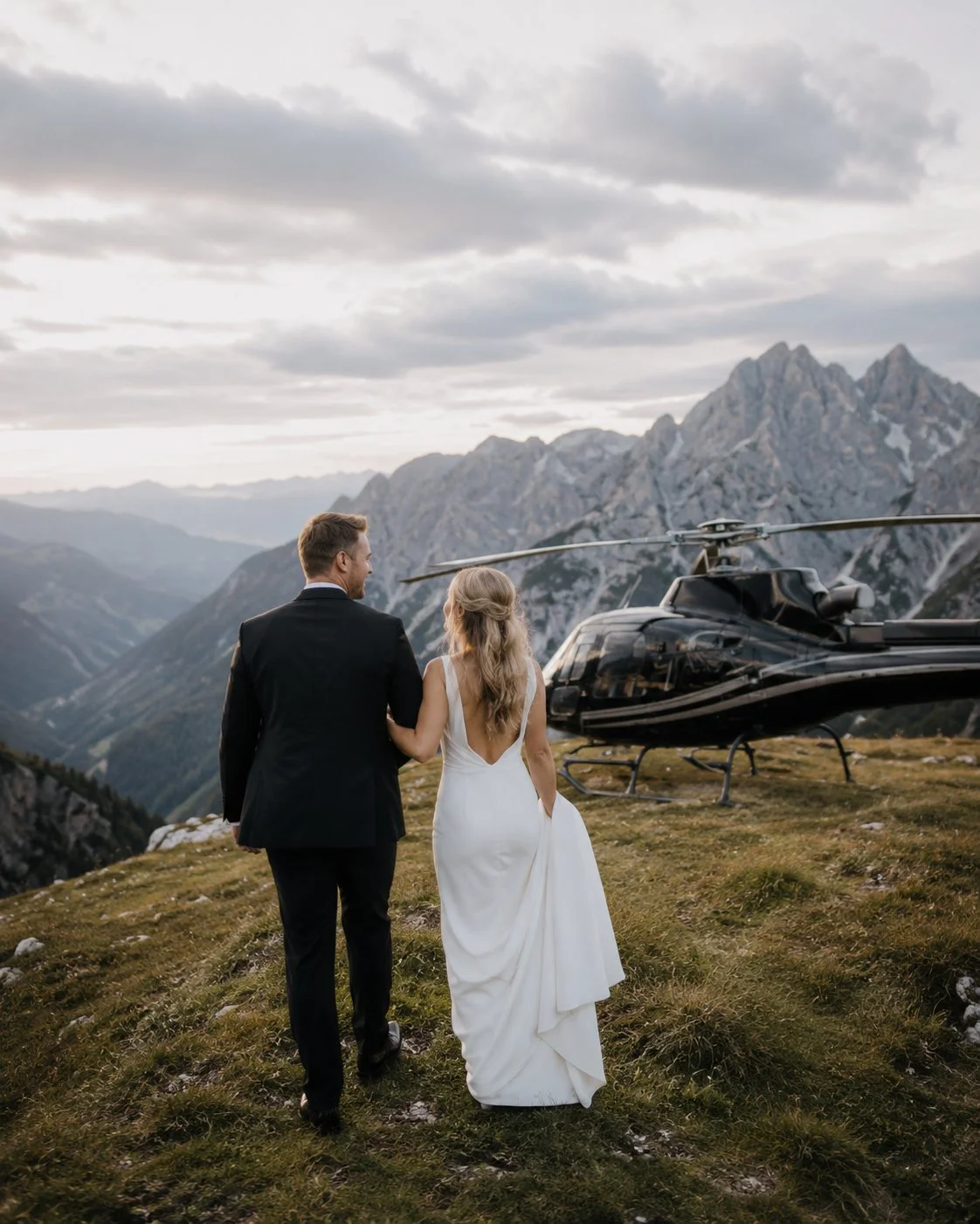 lakecomodolomiteshelicopter4.JPG