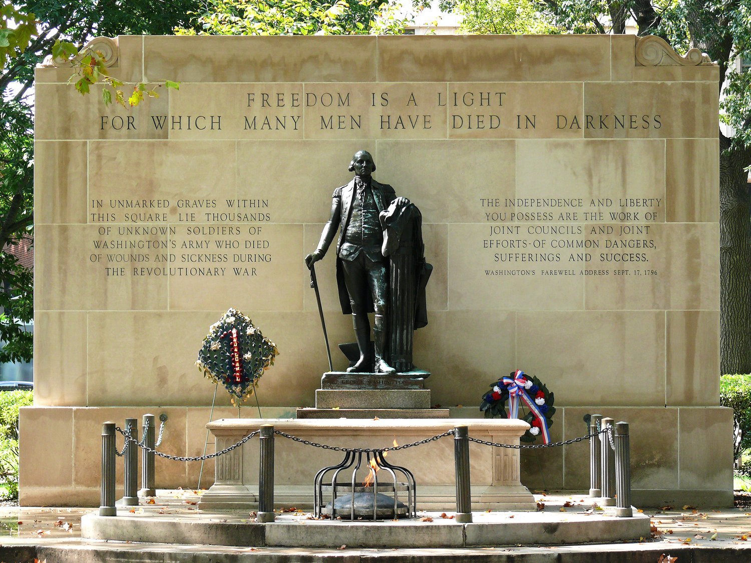 Tomb_of_the_Unknown_Revolutionary_War_Soldier-27527 (1).jpg