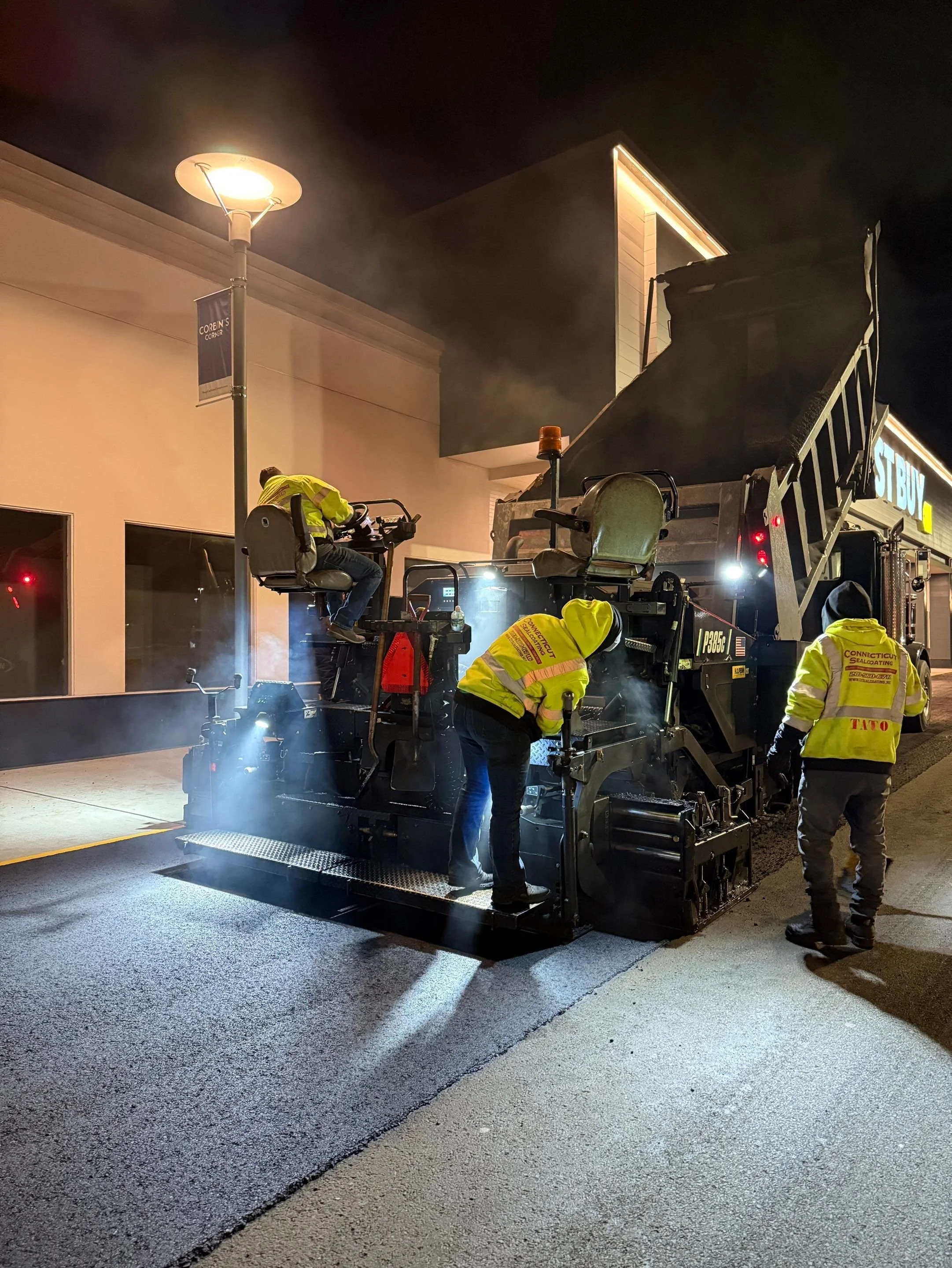 Maximizing Your Portfolio’s Value: Why Smart Real Estate Managers Choose Professional Asphalt Maintenance