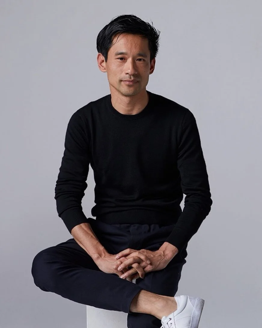 皆様へ

atelier KEISUZUKI創業者でありデザイナーの鈴木圭が、5月11日に永眠いたしました。
ここに生前のご厚誼に深謝し、謹んでお知らせ申し上げます。
葬儀は身内のみで行いましたが、弊社をご愛顧いただいている皆様へ、今後も変わらぬ歩みを続けていくことを含め、あらためてご報告をさせていただきたく、6月21日 ㈰　横浜馬車道にてお別れの会（予約制）をおこなうことにいたしました。

鈴木は、お客様をはじめ、すべての方々との深い対話を好み、重んじておりました。
当日はその想いが集まった空