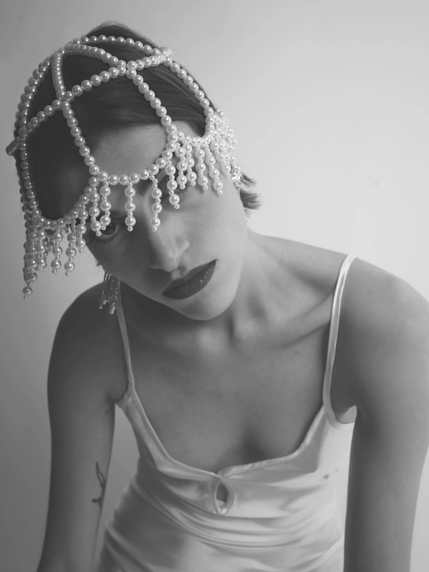 ALICE 🤍 

Designed and styled by: @axelle_dhaese 
Mua: @studio_sortino 
Model: @colsalice @theolzmanagement