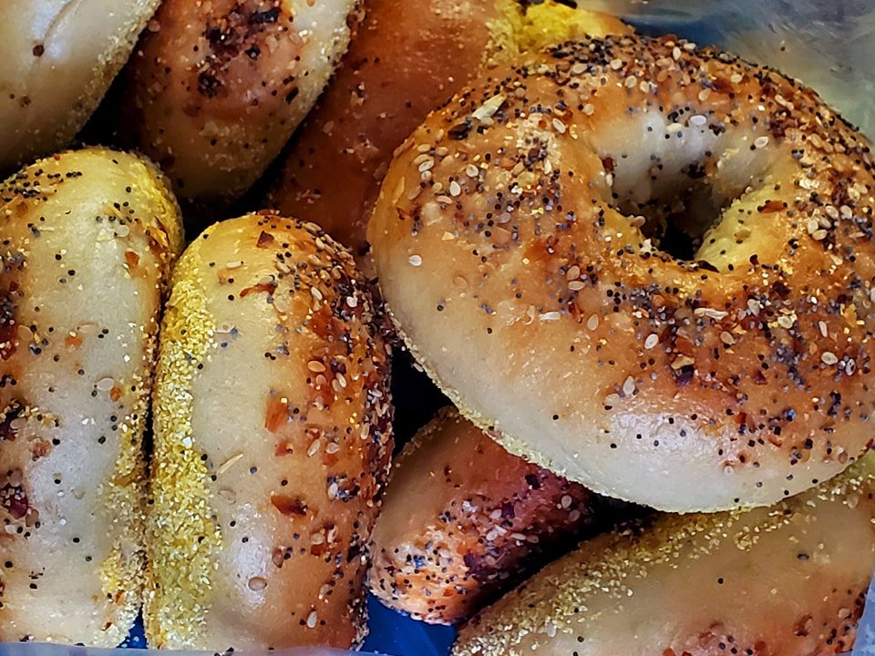 It's Monday!!!
Come start your week with a bagel!
We have t-shirts, hats and all sorts of delicious things! 

Open 730am-6pm

 #10yearsinthebaking #shoplocal #itswarminhere #blacksburgbagelsandmore #smellgreat