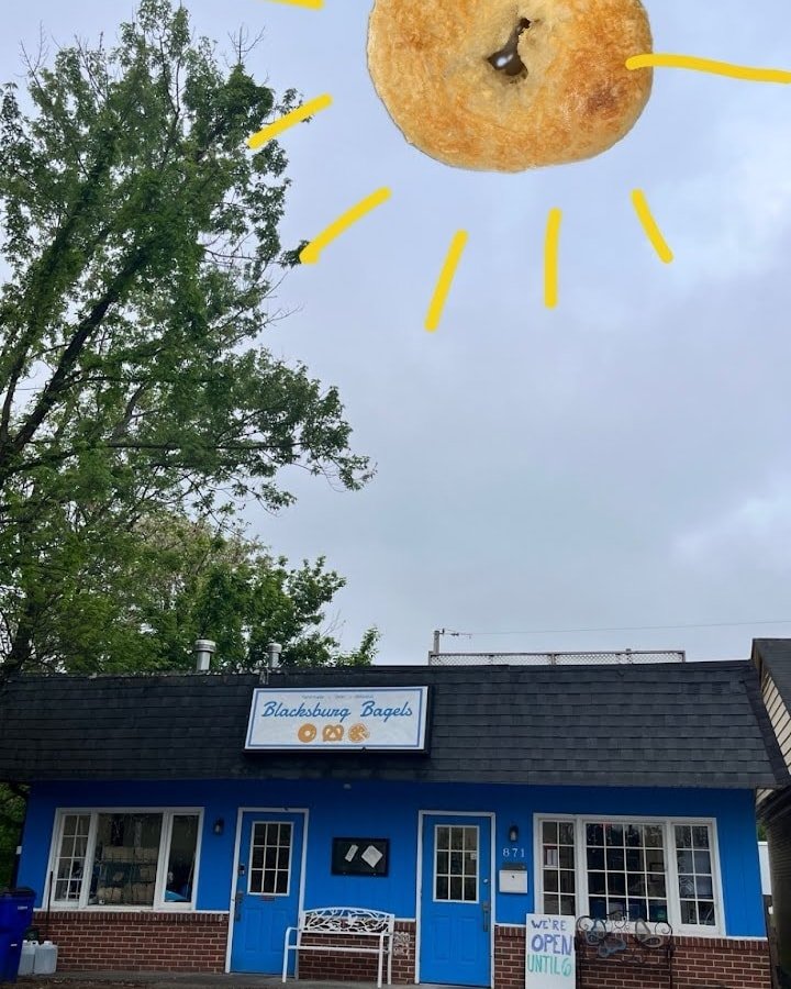 It's a gray morning but the sun is shining over here at the shop! Come on by to pick up some breads to brighten your day. 

 #sourdough #blacksburgbagels #localbusiness #pretzels #fresh #croissants #bagels #freshbaked #bagelsbagelsbagels #blacksburg