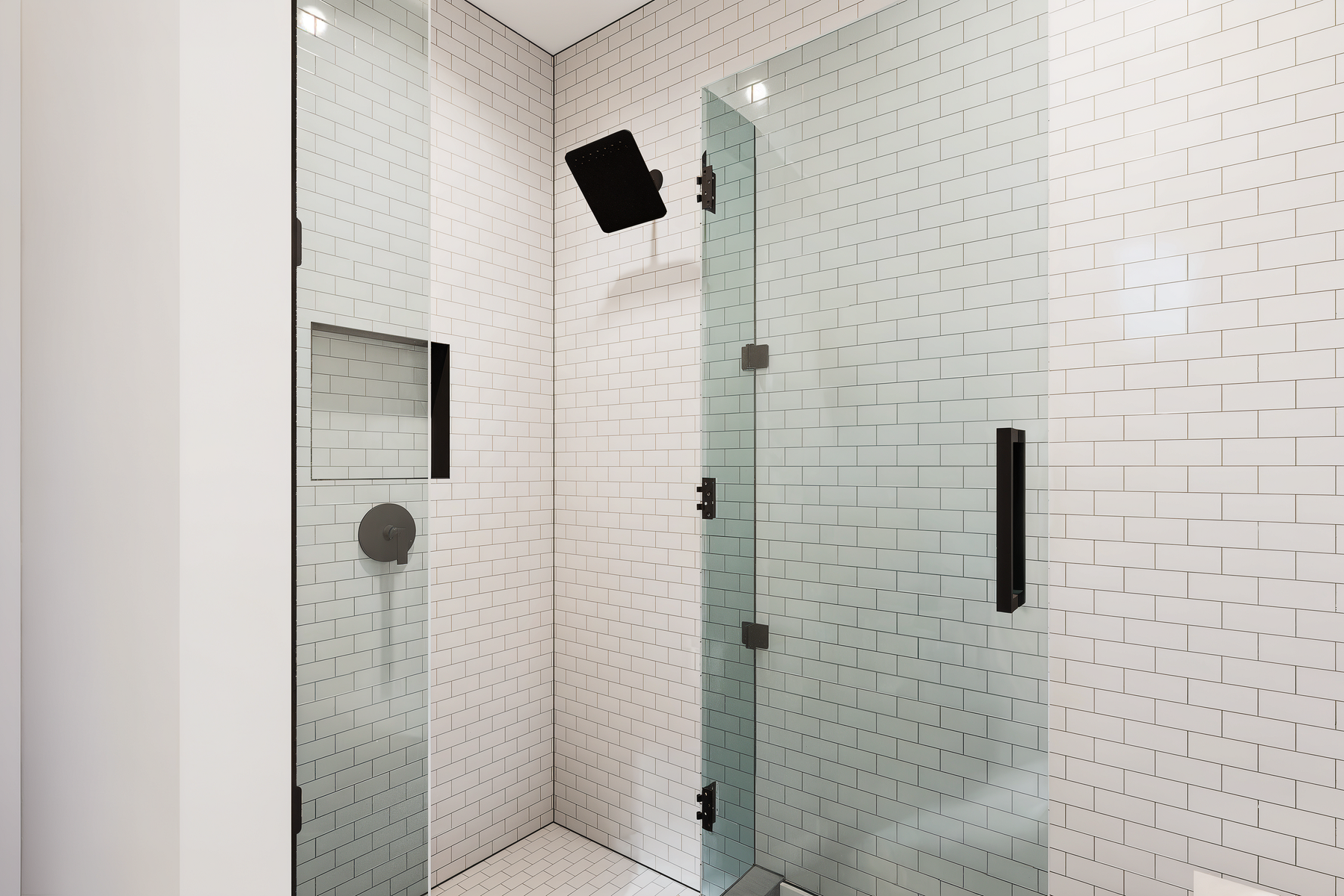 016C_2_BATH WHITE.png