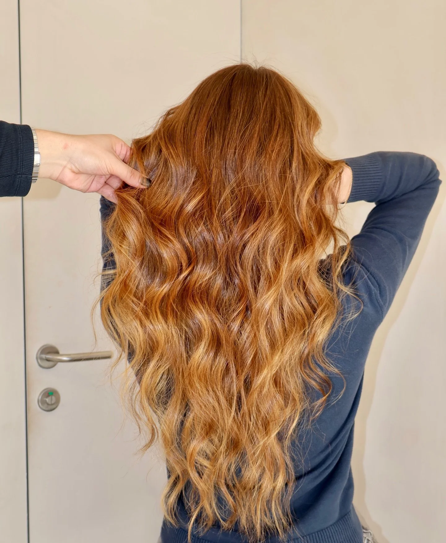 We specialize in transformations that look as good in person as they do on camera 🍯🤎
Book your custom color consultation via the link in our bio.