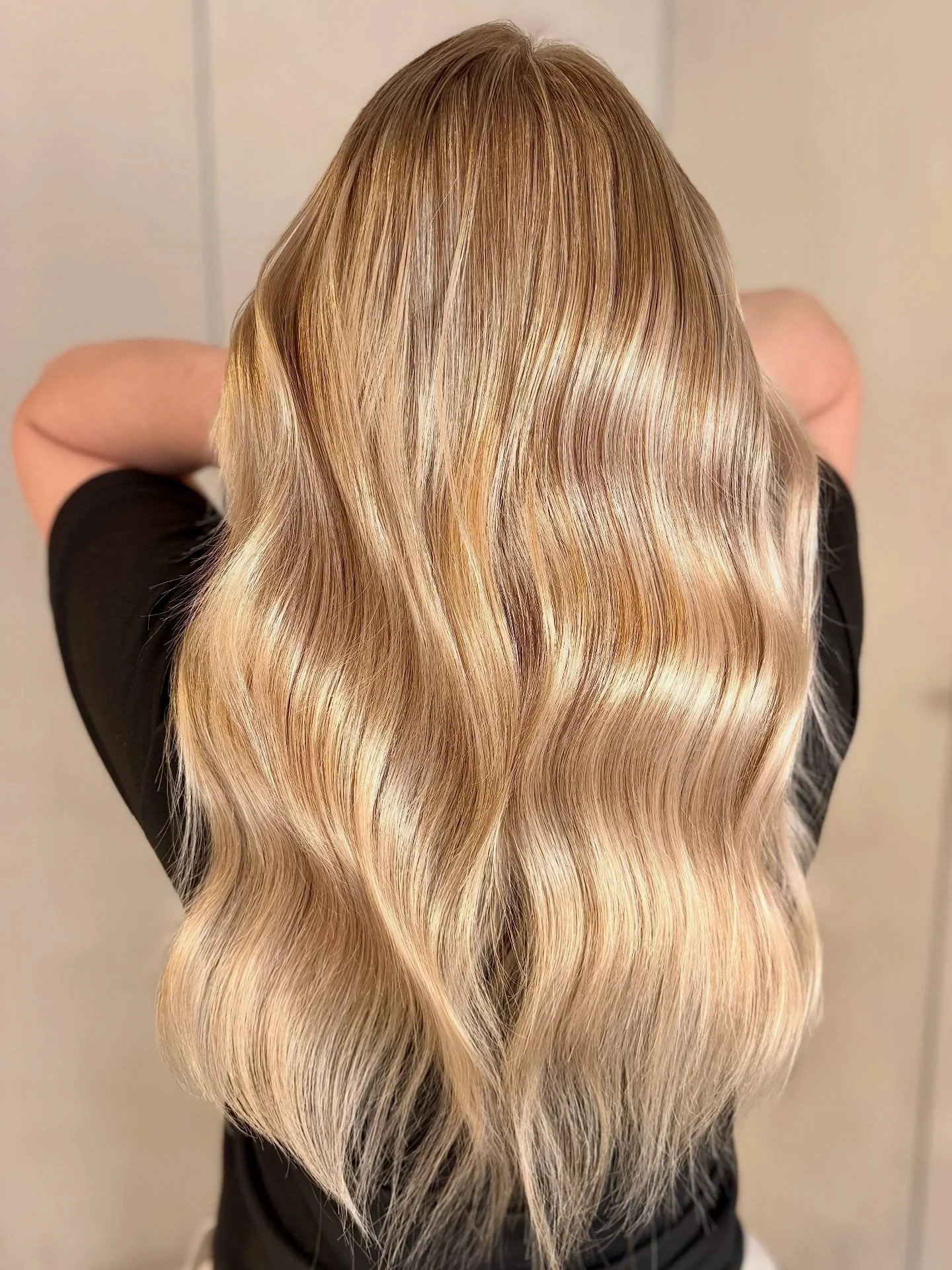 Certified Blonde Specialist at your service 💛

Limited spots left for this Week, link in bio to grab one!