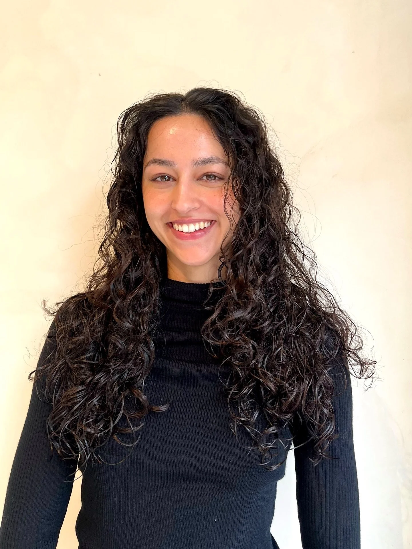 Holo there, gorgeous. (See what we did there?)

#curlhair #curlyhairdresser #curlyhaircut #holosalon #amsterdamcurlyhairstylist