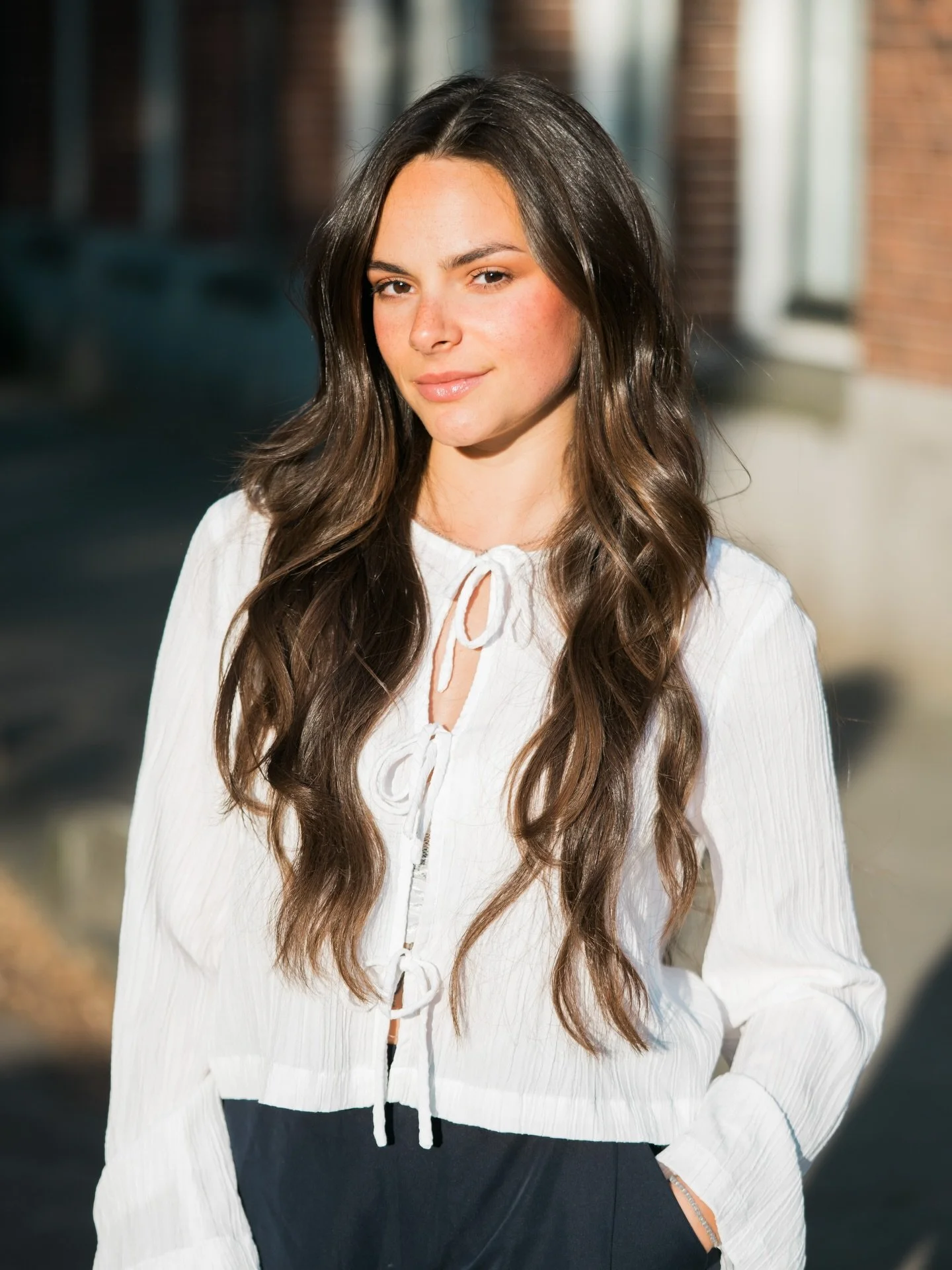 You know that feeling when you leave the salon and suddenly every mirror becomes your best friend? 

Yeah, that&rsquo;s the goal.

At Holo Salon, we create transformations that don&rsquo;t just change your hair&mdash;they change how you feel. 🤍

Rea