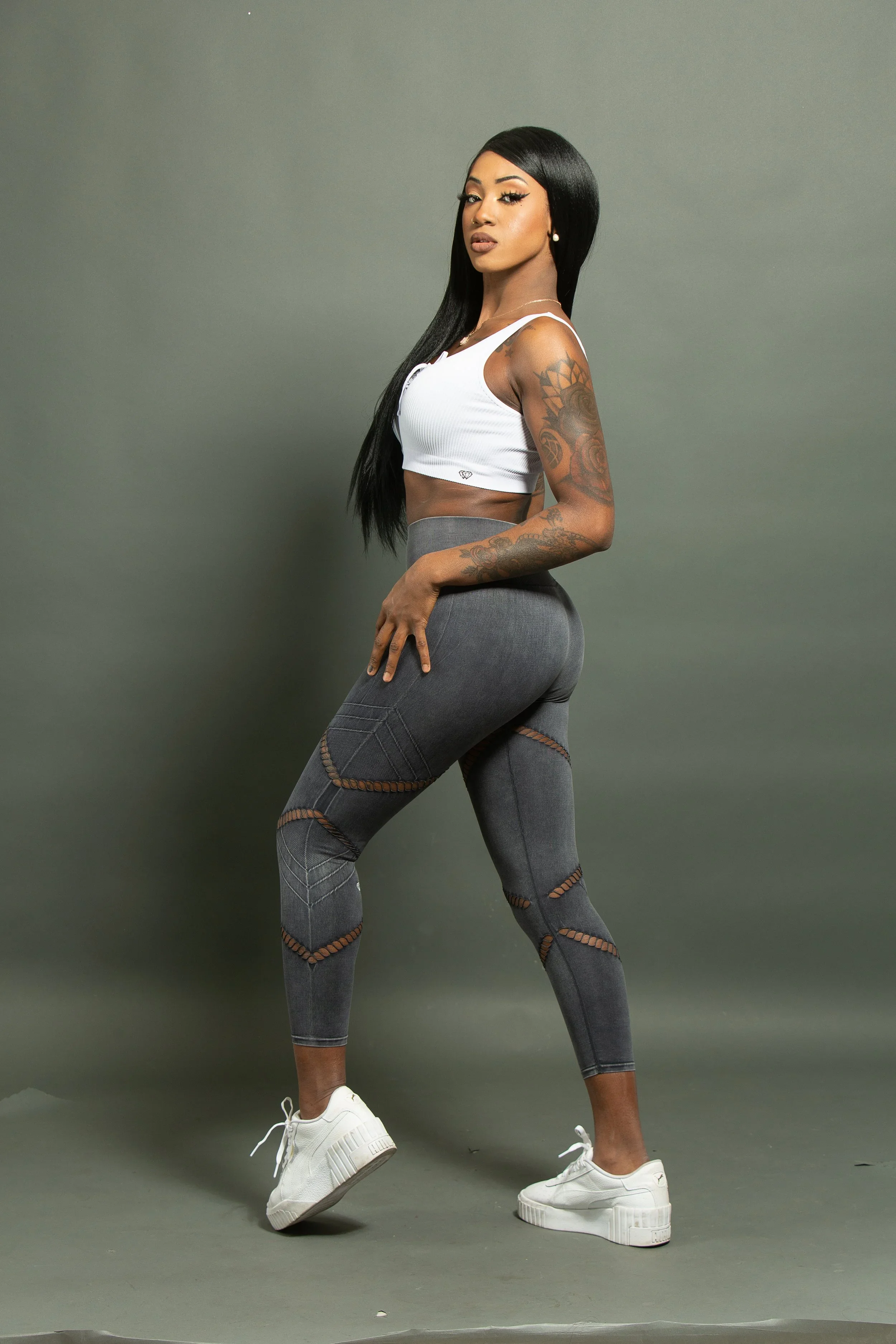 Ribbed Lace-Up Sports Bra-White_image-02.webp