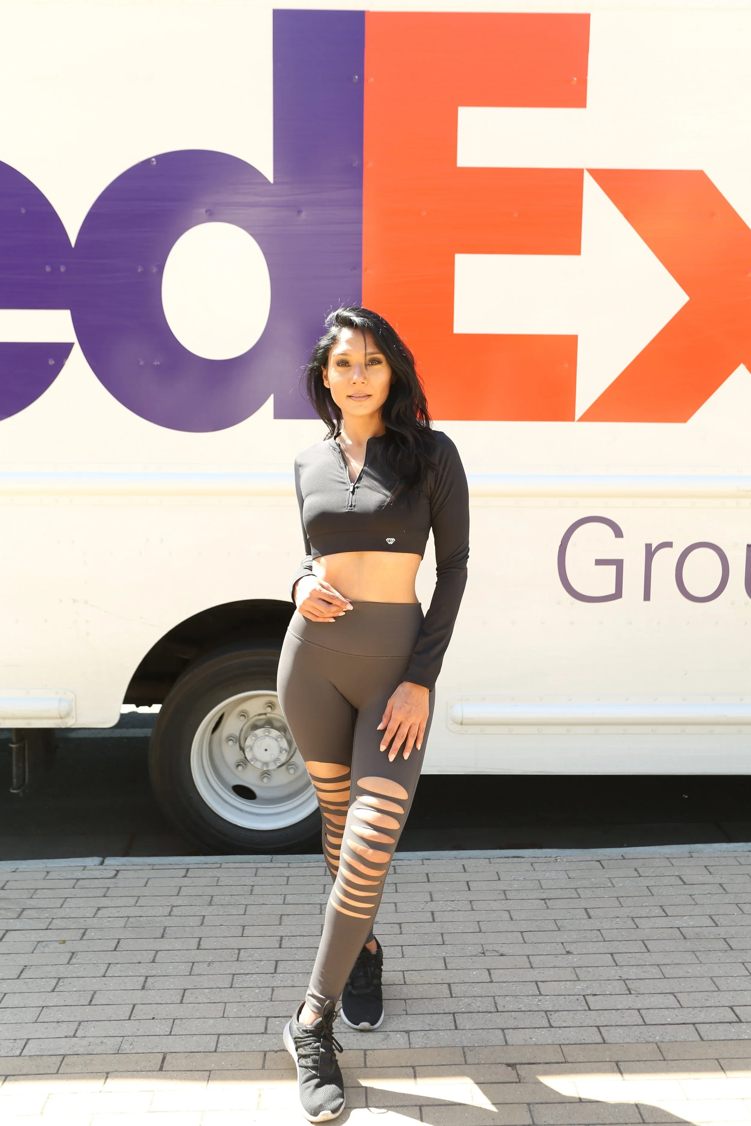 Grey Front Slash Leggings_image-02.webp