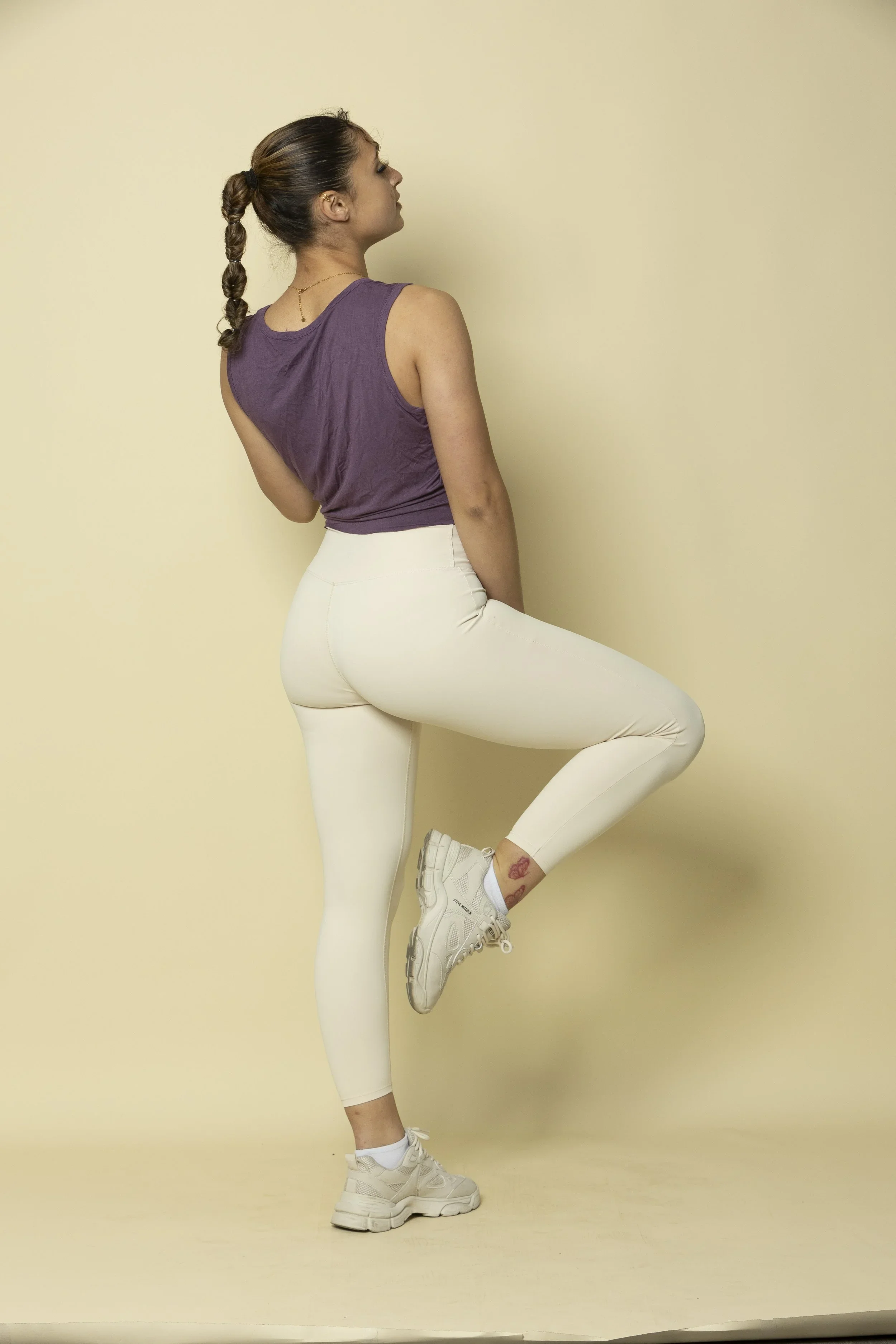 Ivory Leggings_image-07.webp