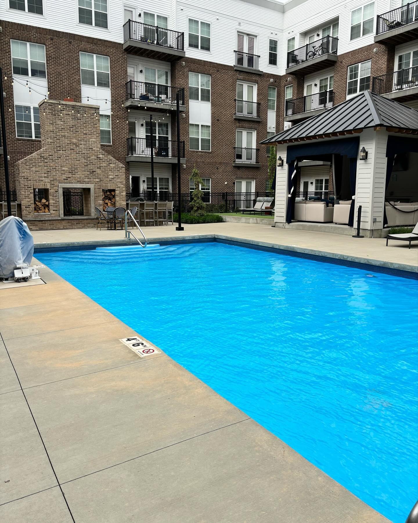 Plans for the summer? Enjoy our patio here at Harper House with our resort style pool, grilling area, cabanas and fireplace! There no place like home at Harper House☀️ 

#summervibes #summertime #homesweethome #apartmentliving #614columbus #614living