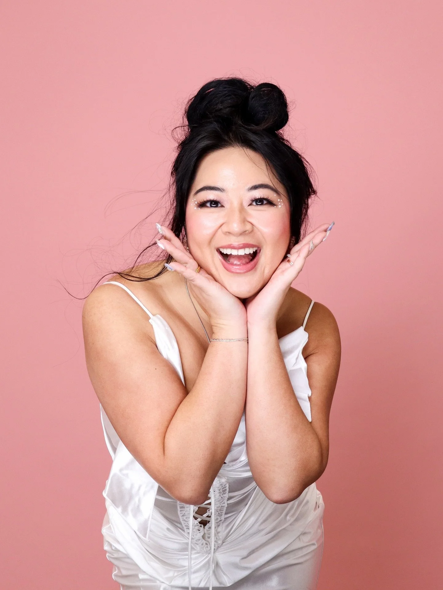 There&rsquo;s nothing more infectious than a woman&rsquo;s joy 💖 Kicking off International Women&rsquo;s Month with previous Moment.Us bride and local content creator @mynameisaiko who stepped into our Self Portrait Booth. When you see yourself auth