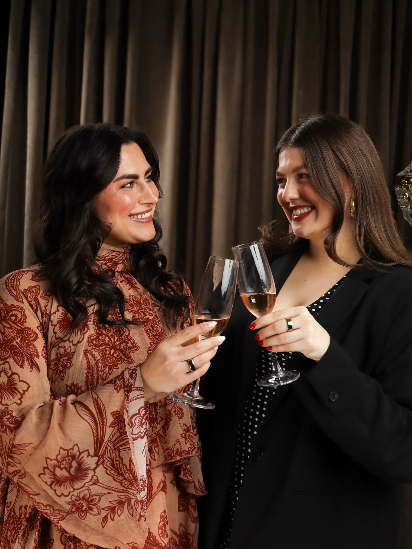 A Photo Booth can create a wonderful guest experience. But a Portrait Lounge? That creates a MOMENT in your event. It becomes part of the event design that truly elevates and delights. What resonates with you more? Tell us below 🔽