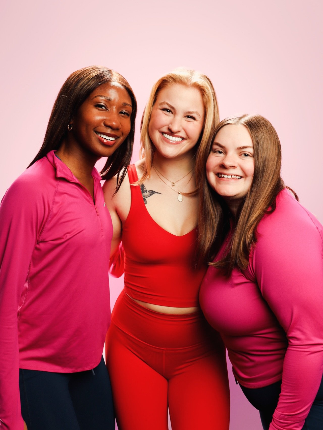 Women supporting Women 💖 We brought our live portrait studio sessions at the @crunch.n.brunch event at @europaeventsseattle where took photos of the most vibrantly diverse group of women that truly cheered each other on ✨🎀 Special thanks to @miracl