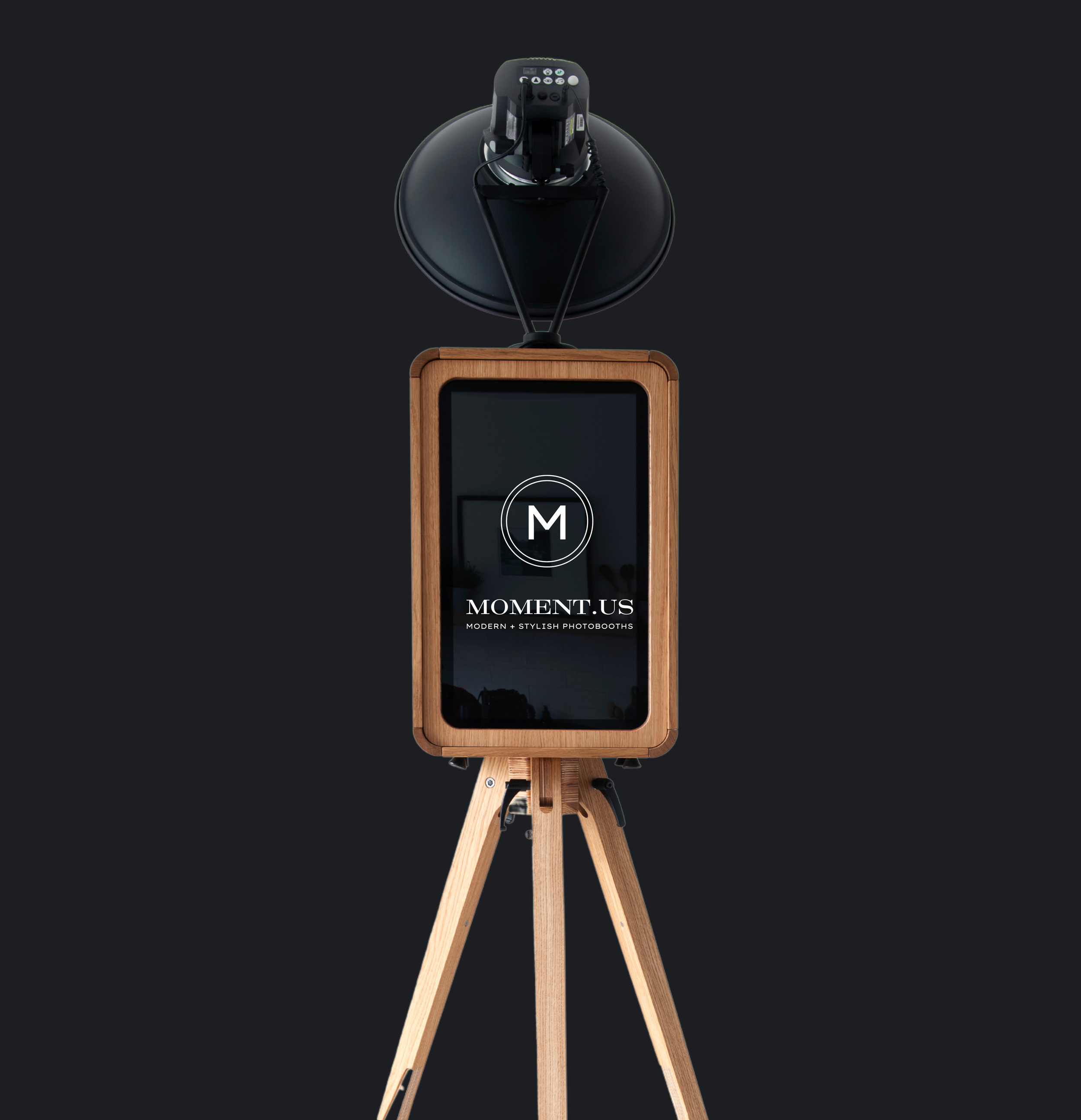 Moment.Us | Modern + Stylish Wedding Photo booths | Seattle, Washington