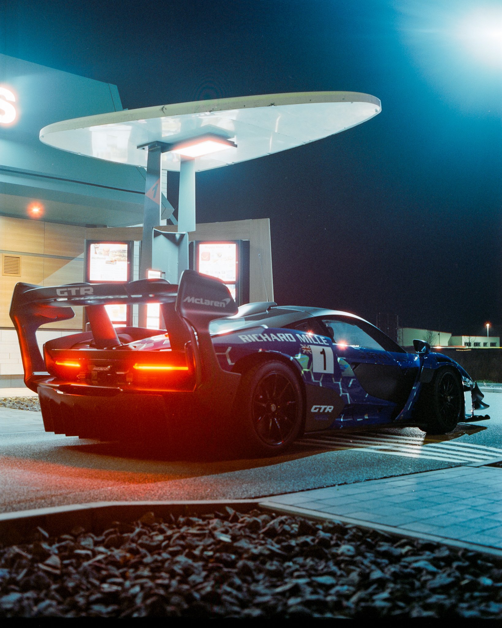 McLaren Senna GTR Drive Thru
