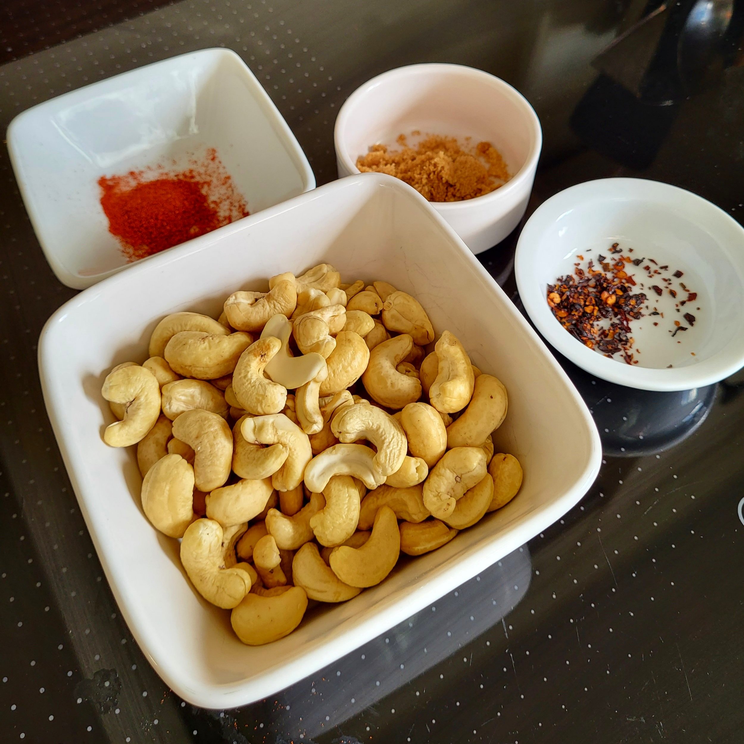 Ingredients for toasted cashew dip