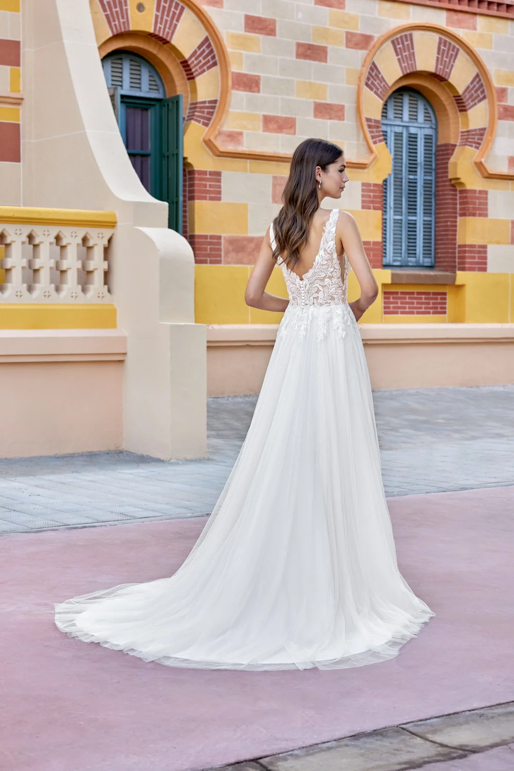 Style 20029: English Net A-Line with Sparkle Tulle Underlay and Lace  Appliqus  Sweetheart: Unveiling life's happily-ever-after moments