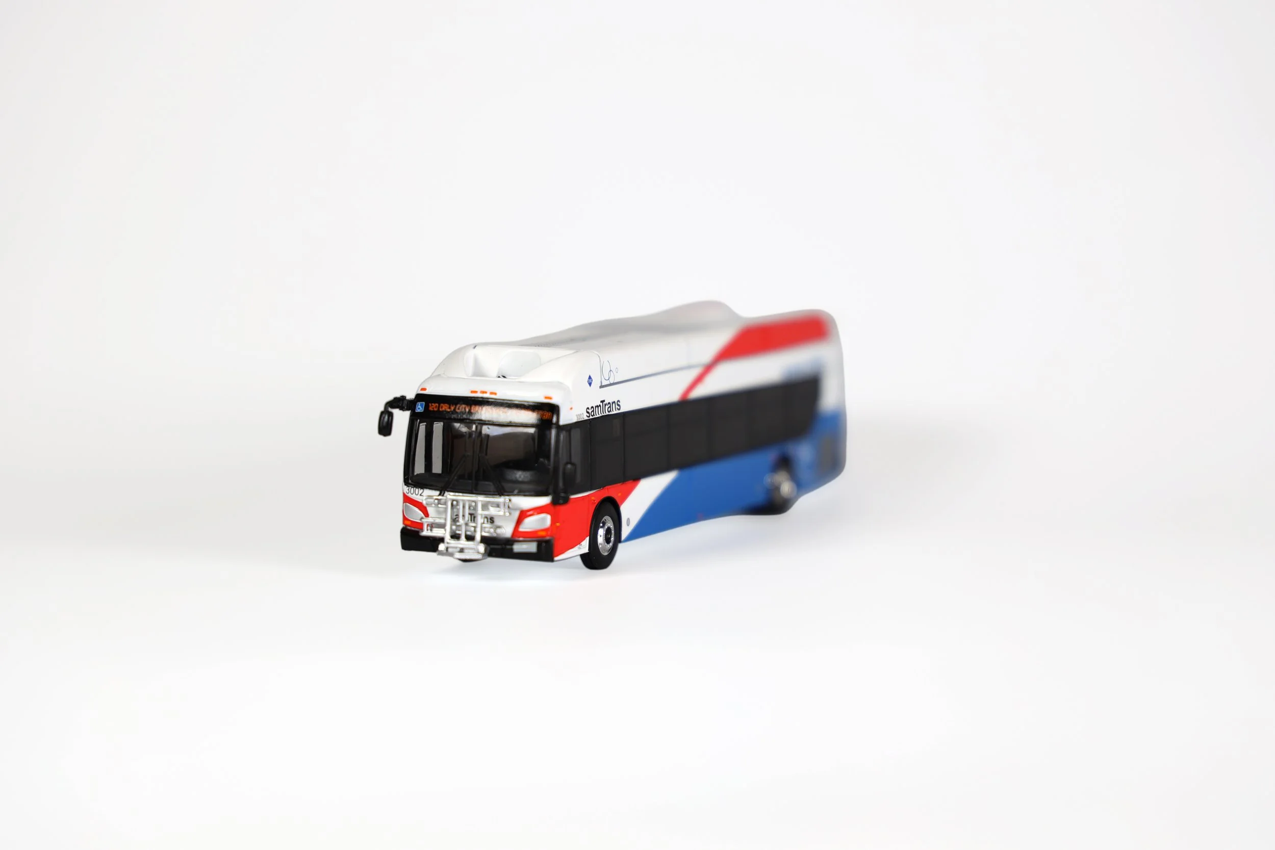 Hydrogen Fuel Die-Cast SamTrans Bus front angle view.JPG
