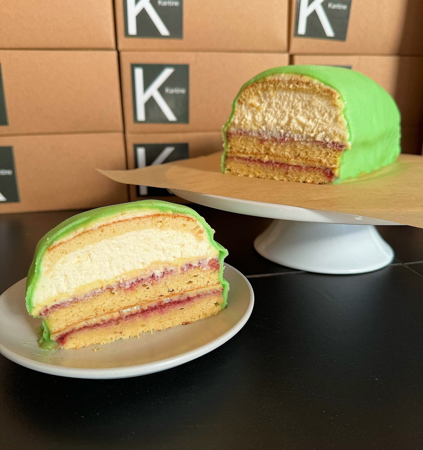 It may be green, but it isn&rsquo;t Irish. We have Swedish Princess Cale for you this weekend! If you&rsquo;ve never tried this glorious cake, now&rsquo;s your chance! 💚

#princesscake #prinsesst&aring;rta