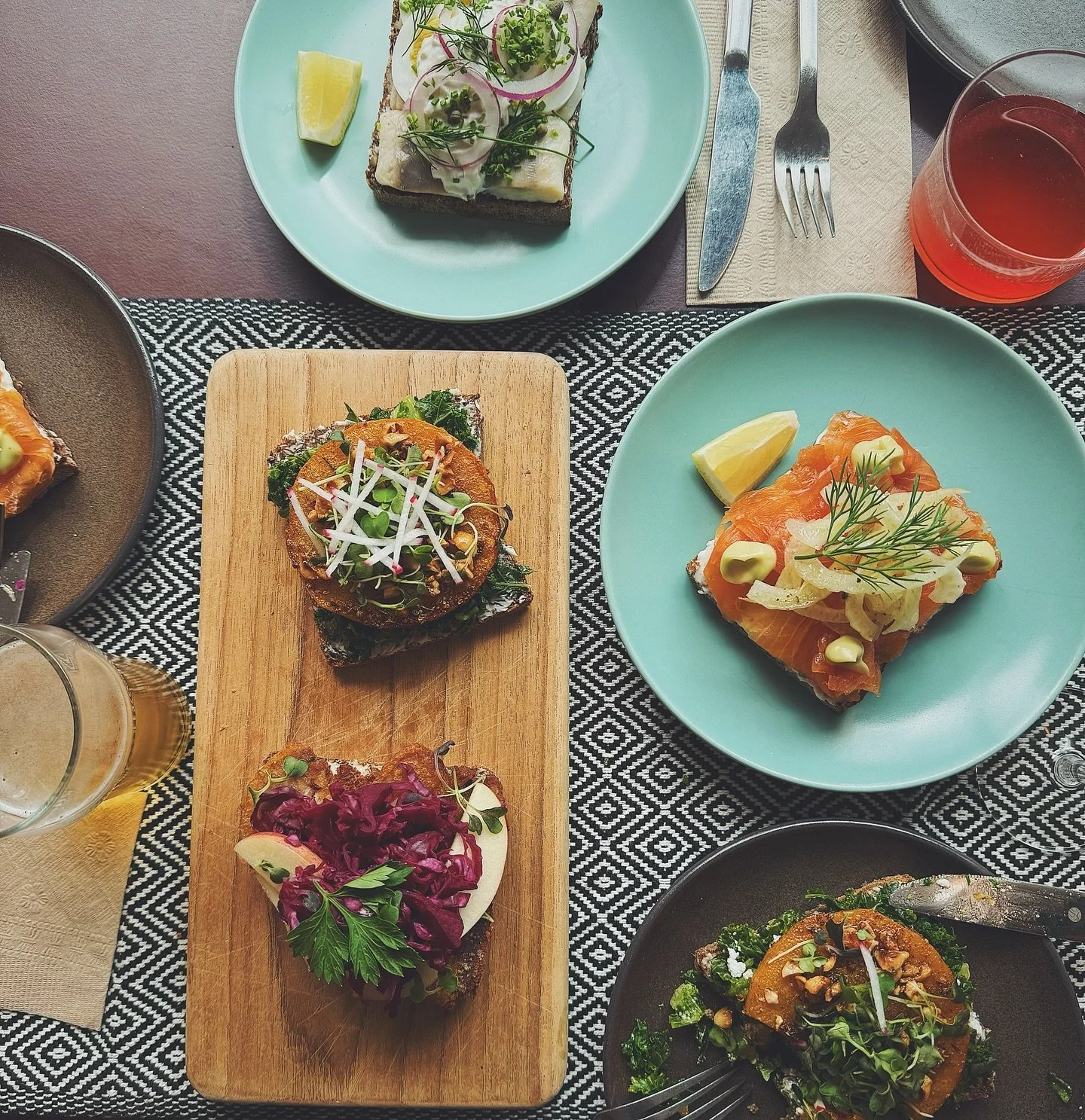 SM&Oslash;RREBR&Oslash;D POP-UP on Friday, September 27 from 5 to 8pm. We&rsquo;ve have been dreaming for a while about a casual and cozy evening event where Danish open-faced sandwiches (sm&oslash;rrebr&oslash;d) are the focus. 

Mark your calendars