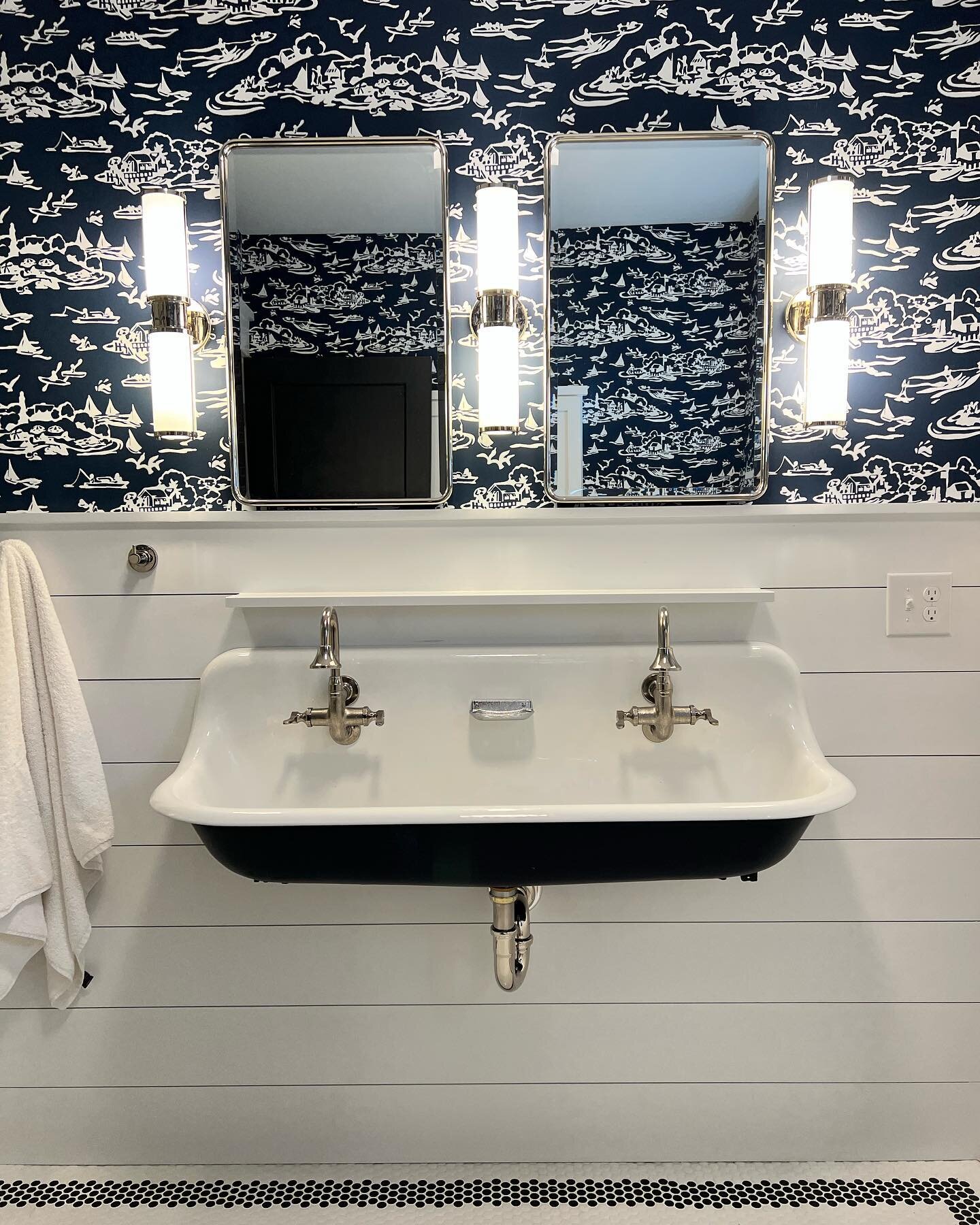 Check out our latest coastal bathroom renovation🛁 Swipe left to see the before pictures. 

#blueandwhitebathrooms 
Navyandwhitebathrooms
#pennytilebathrooms
#coastalbathrooms
#nauticalbathrooms