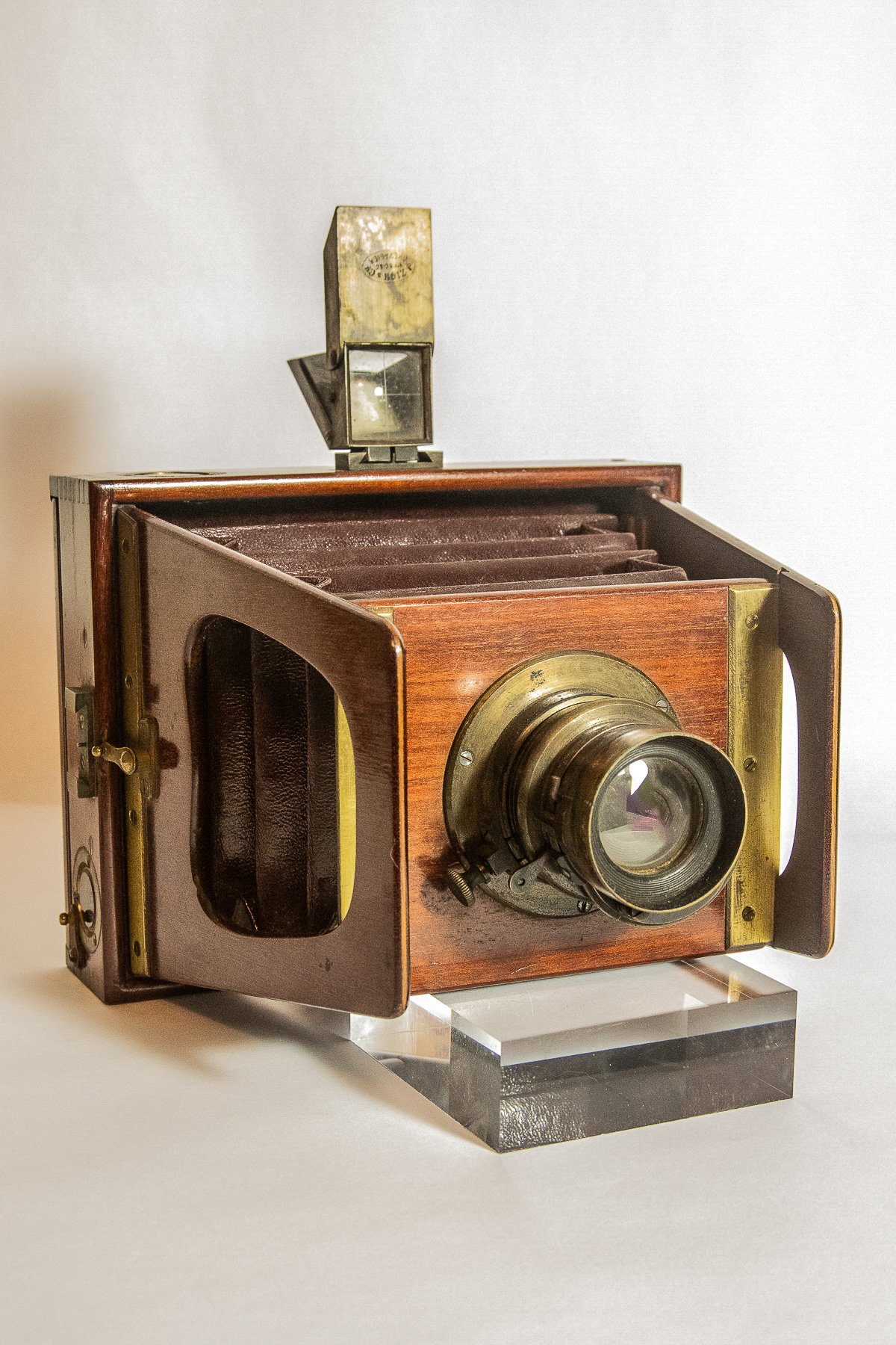 Mendel Strut Left Front Prime copy 2.jpg
