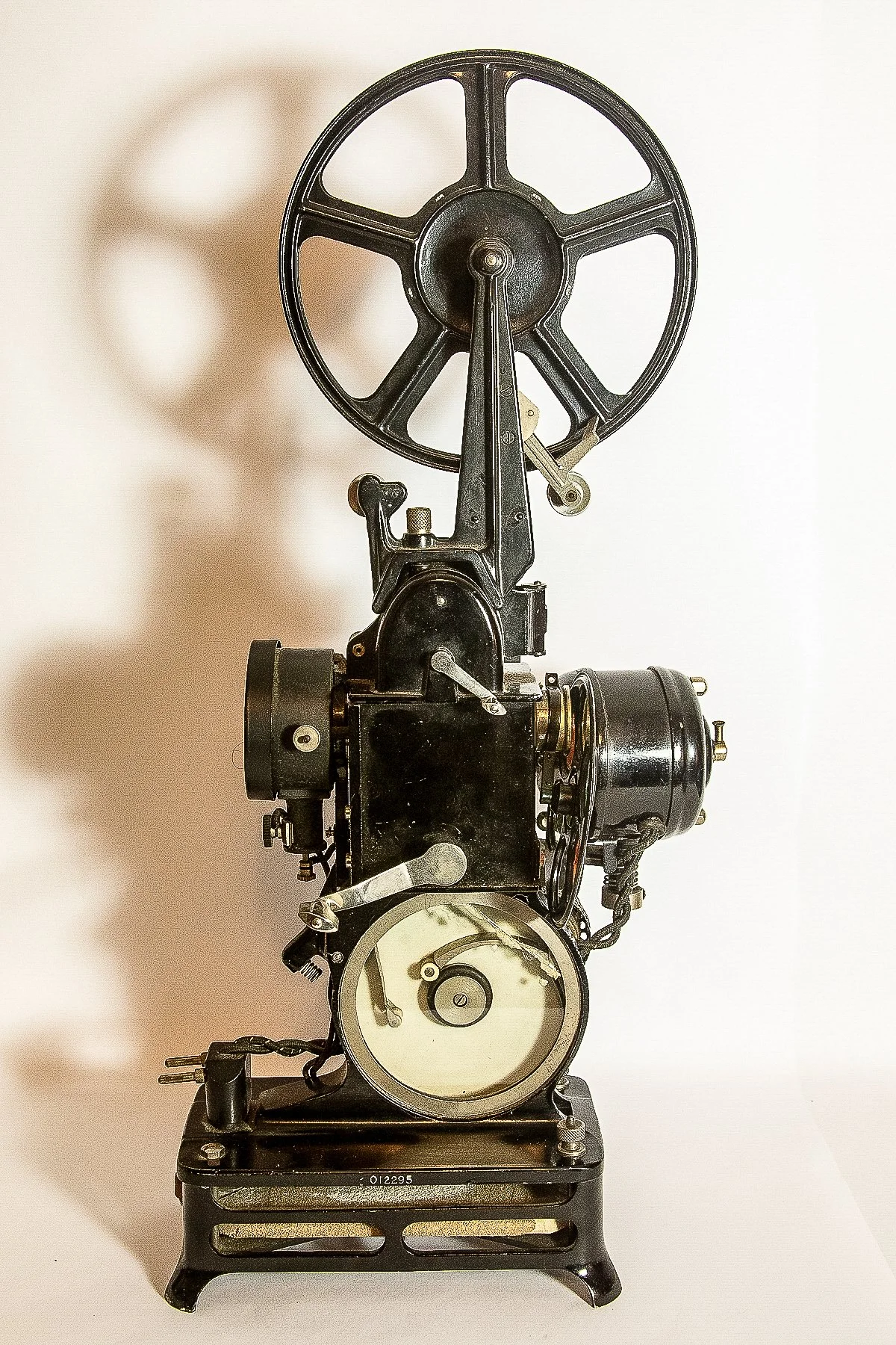 Pathe Projector Glass Profile Premier.jpg
