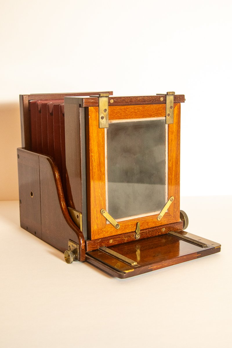 English Tailboard with Wing Support Rear Left copy.jpg