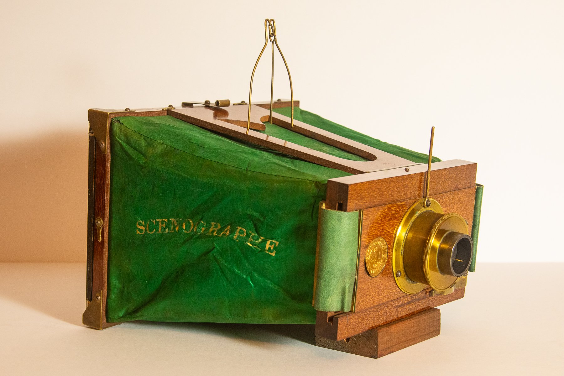 Scenographe Left Quarter copy.jpg