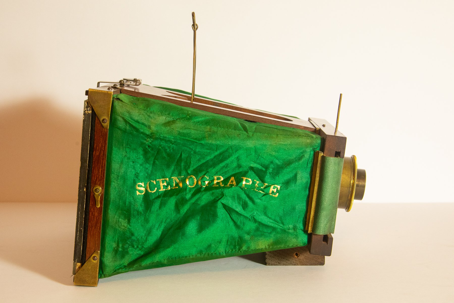 Scenographe Left Profile copy.jpg