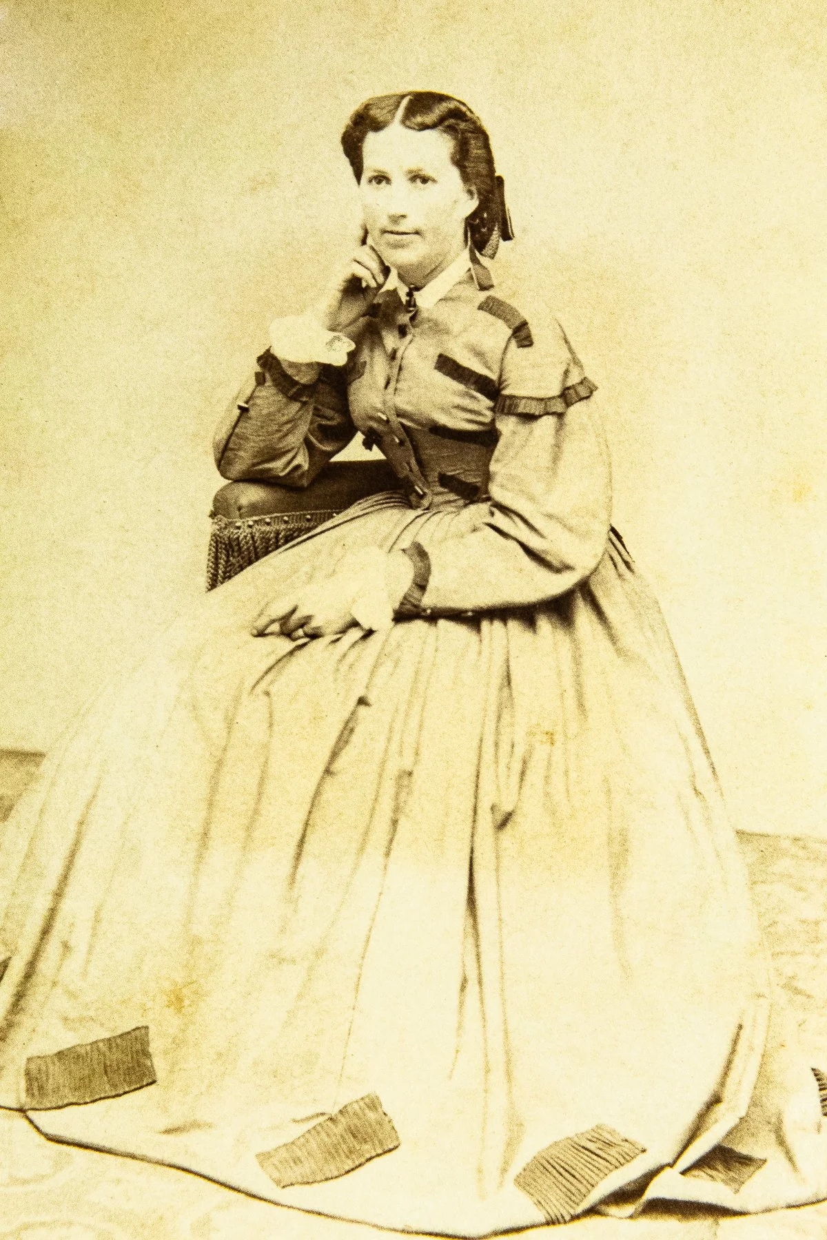 Lady Posing Premier CDV copy 3.jpg