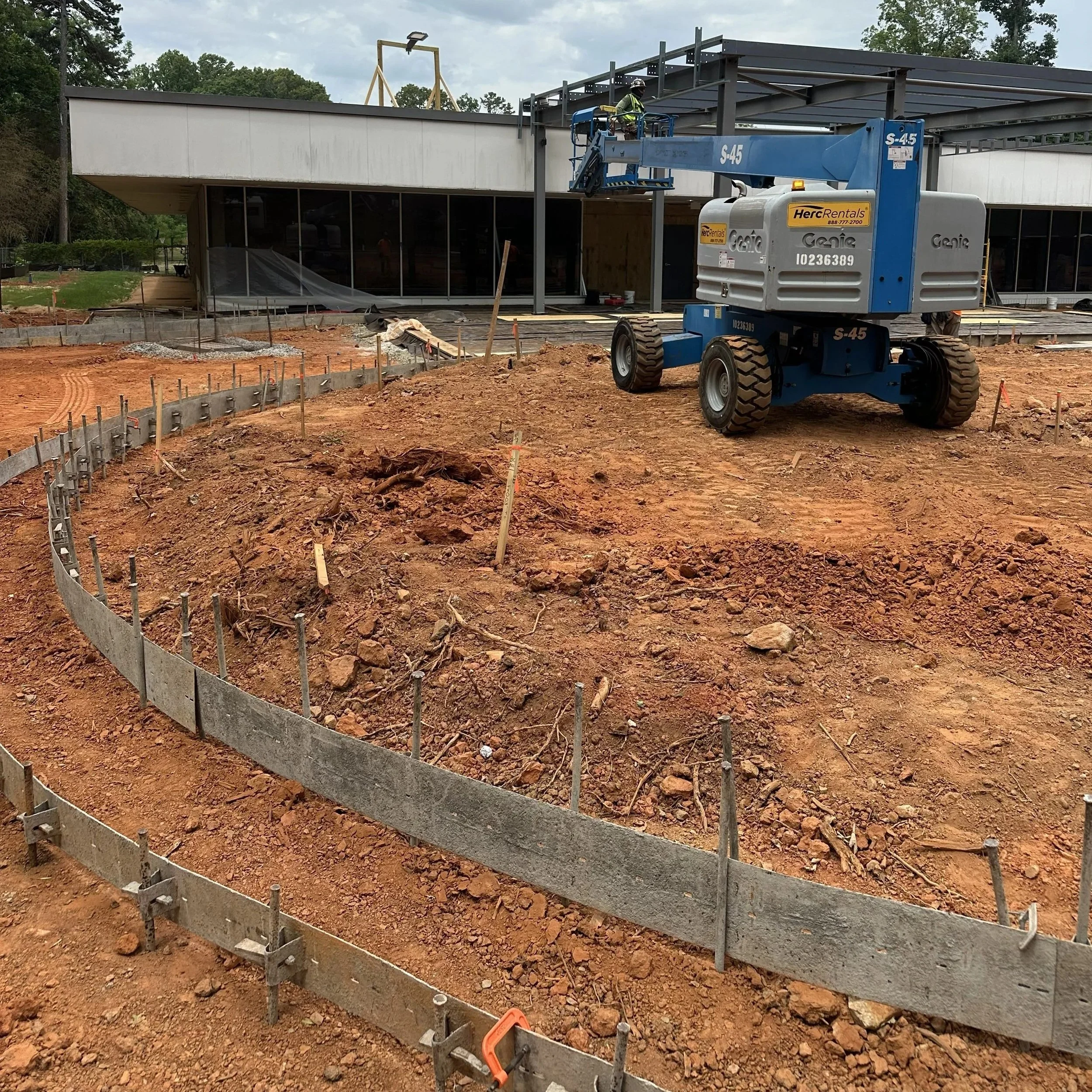 Preparing for the curbing 