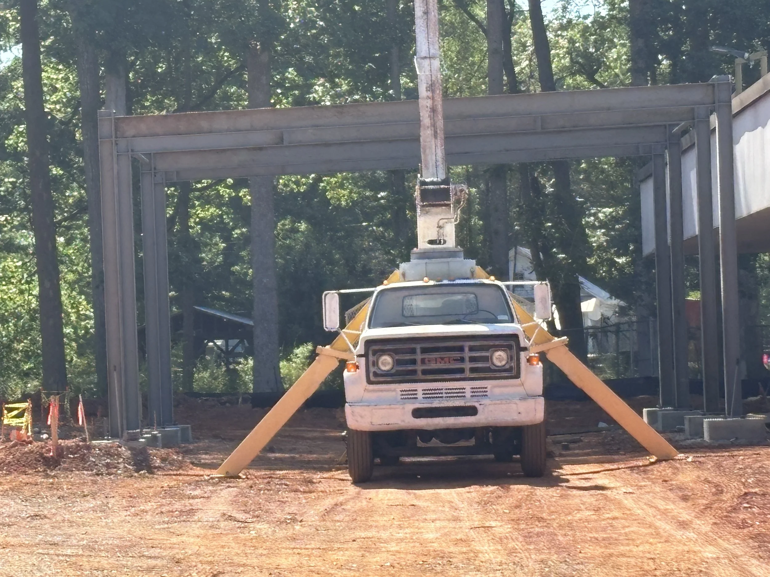 Steel structure for porte cochere