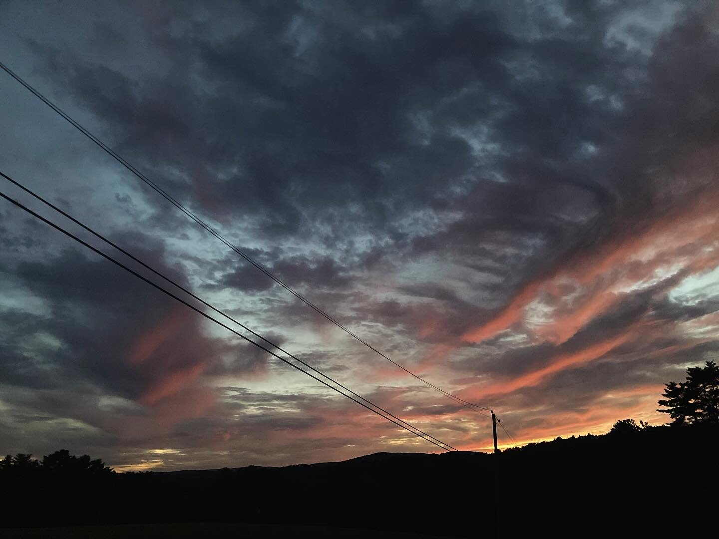 Felt Sense Part Two: Narrative as Armor &amp; The Grief at the Center

📝

The story does not appear out of nowhere. It rises from systems in the brain designed to protect us. The prefrontal cortex seeks order and solutions. The default mode network 