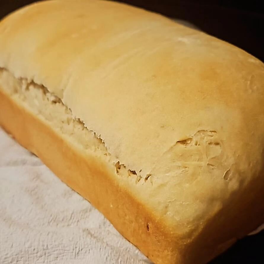 Homemade Sandwich Loaf 🥪 
.
.
.
I tried my hand at homemade sandwich bread last night, and I am so proud of how well it turned out for my first time! 

It was simple to make and only took a couple of hours to get our finished product. 

Mine turned 