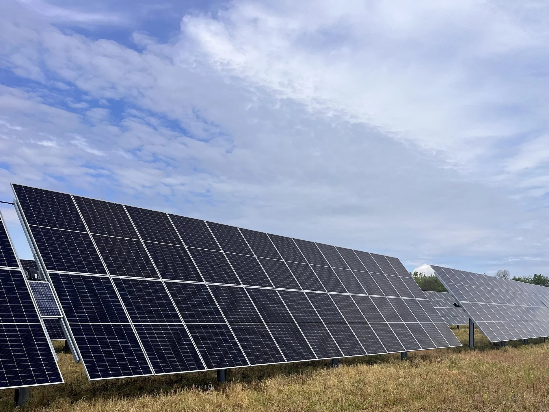 Lightstar is doubling down on Illinois, expanding its community solar and battery-storage footprint across the state