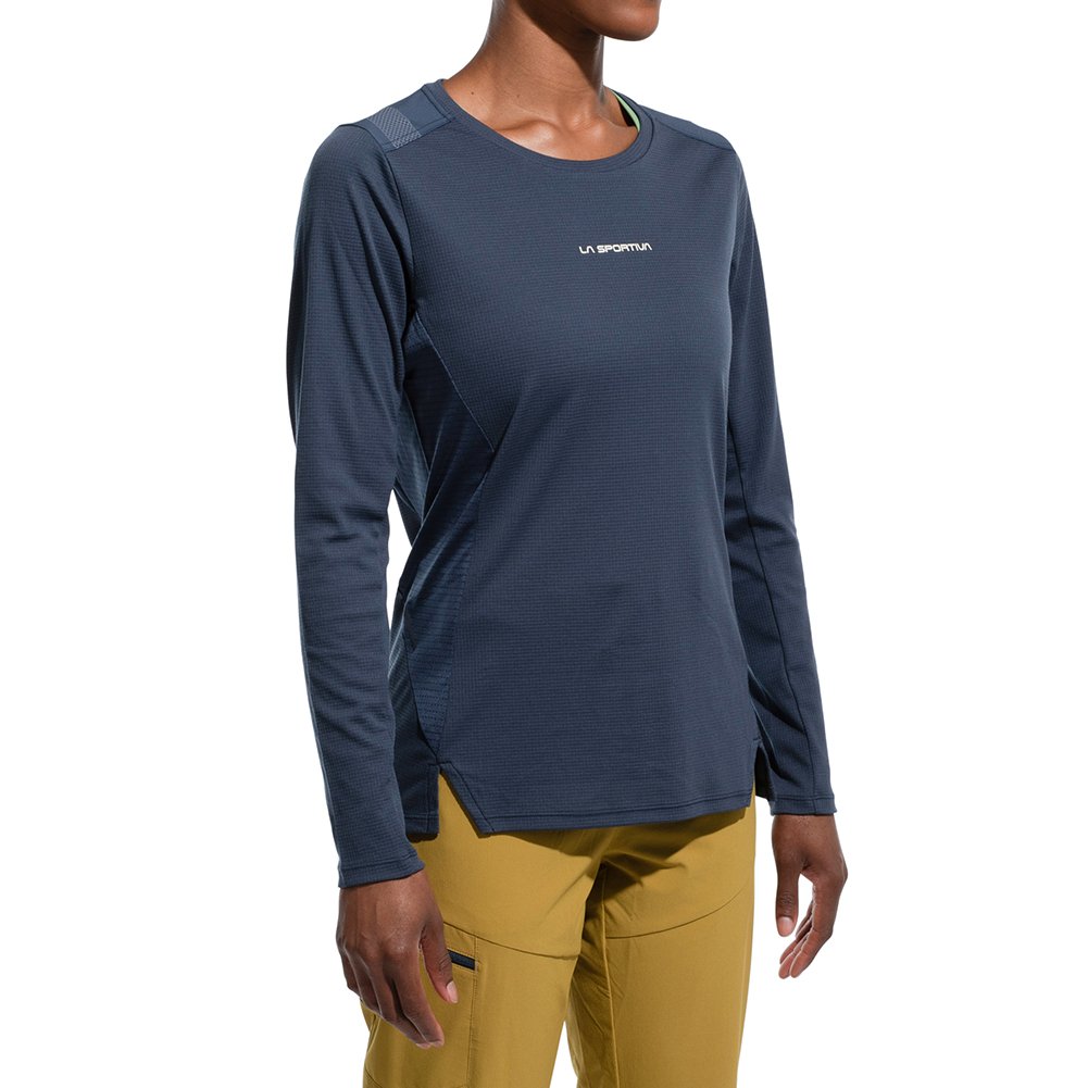 q85_646004_beyond_longsleeve_w_night_sky_chalk_1.jpg